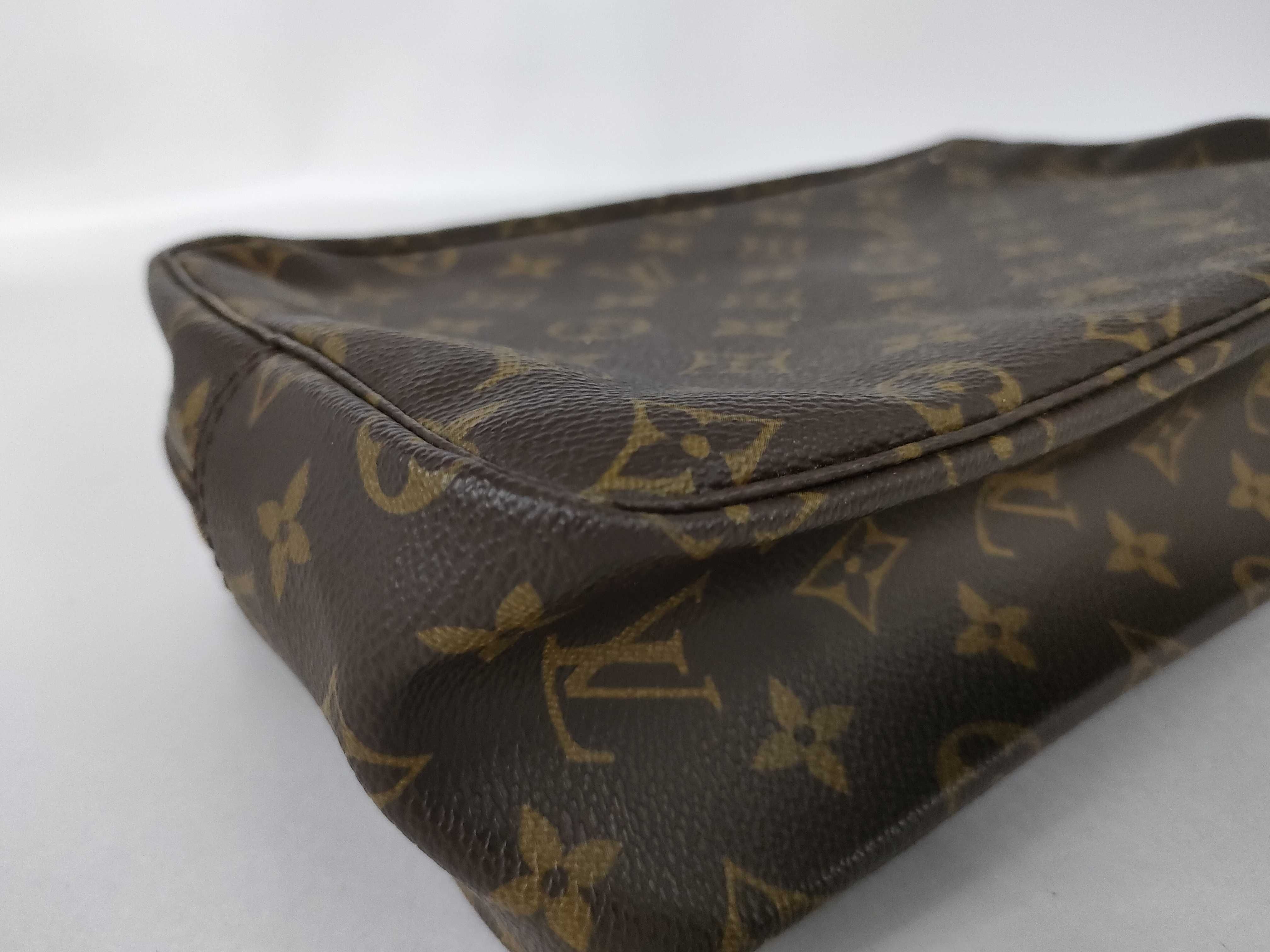 Monogram Louis Vuitton Monogram Trousses Toilette 28 M47522 Pouch — view 3