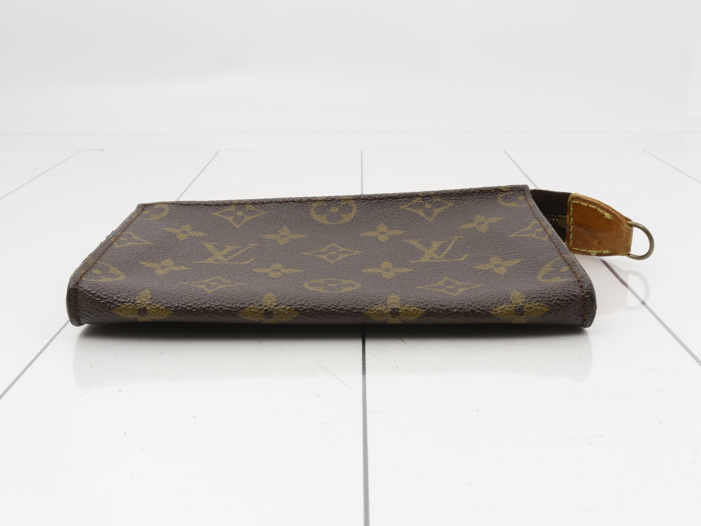 pouch — view 3