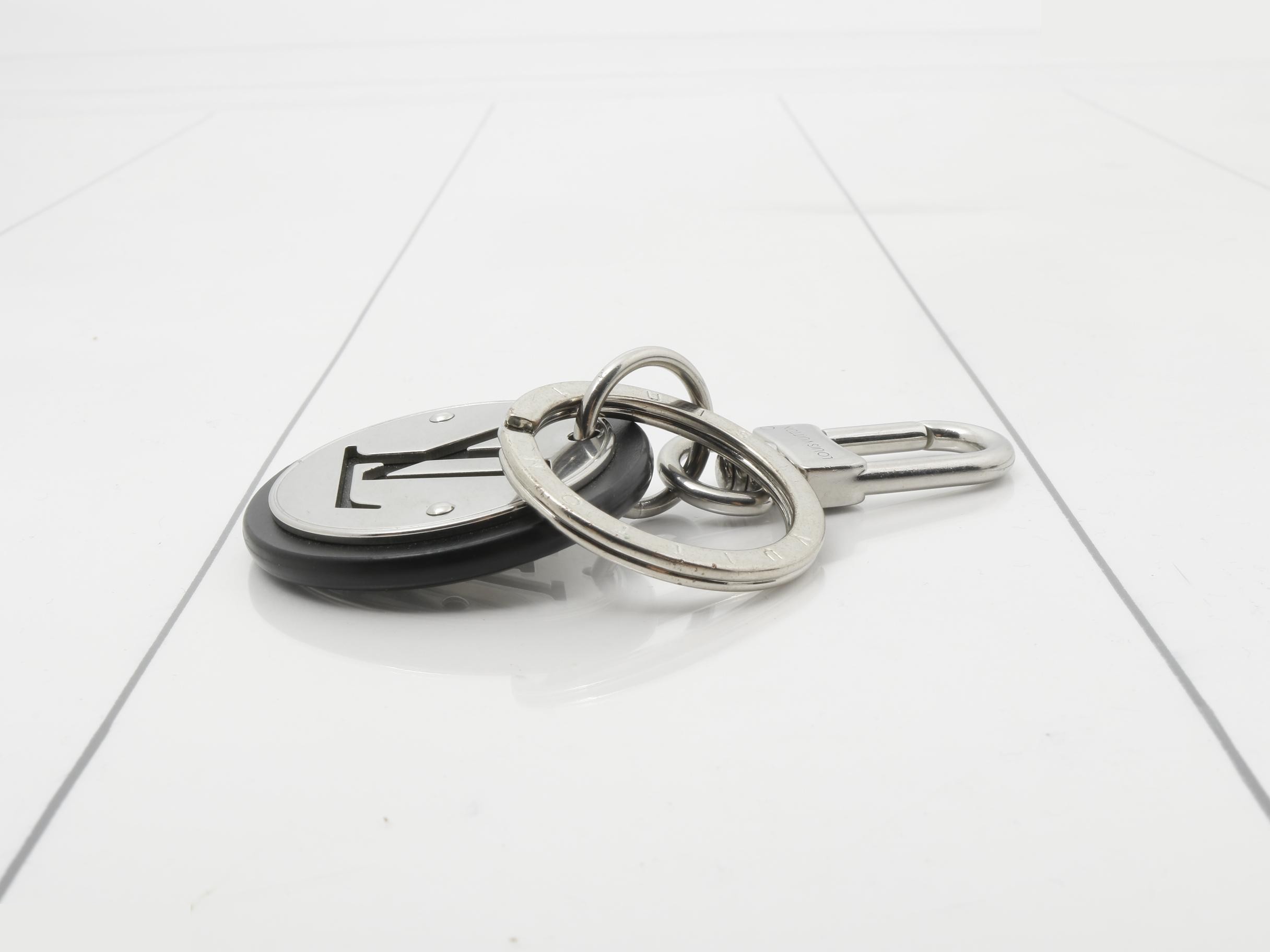 LV Circle Keychain — view 3