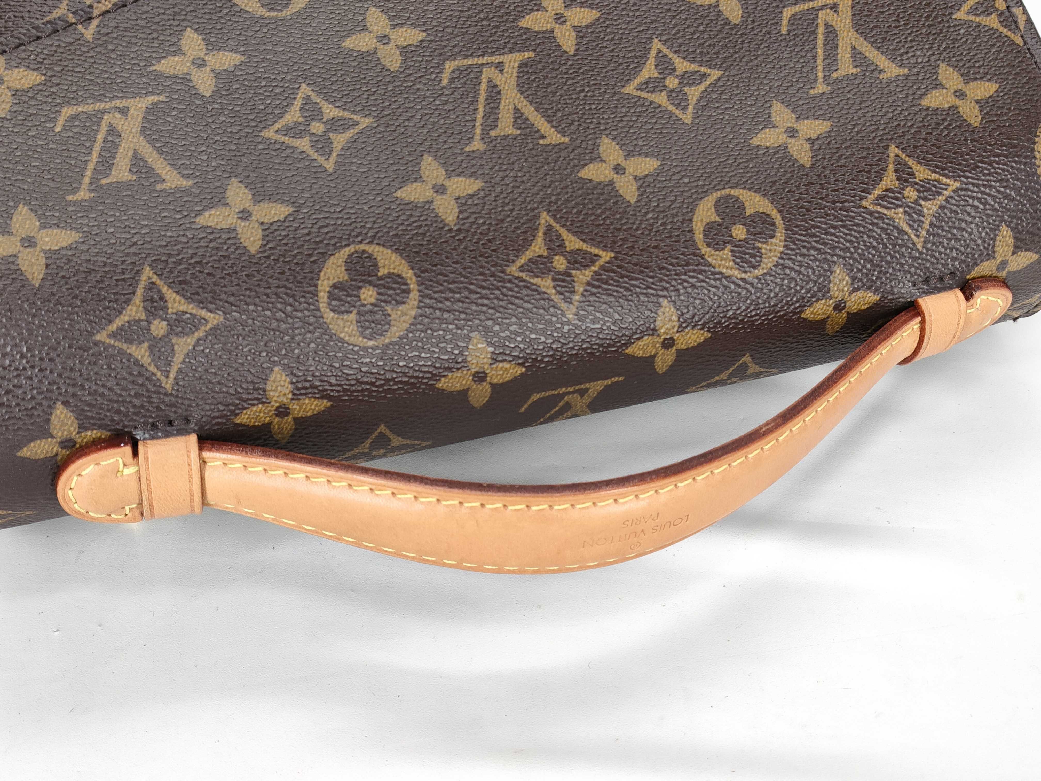 Monogram LV Monogram Messenger Shoulder Bag Handbag — view 3