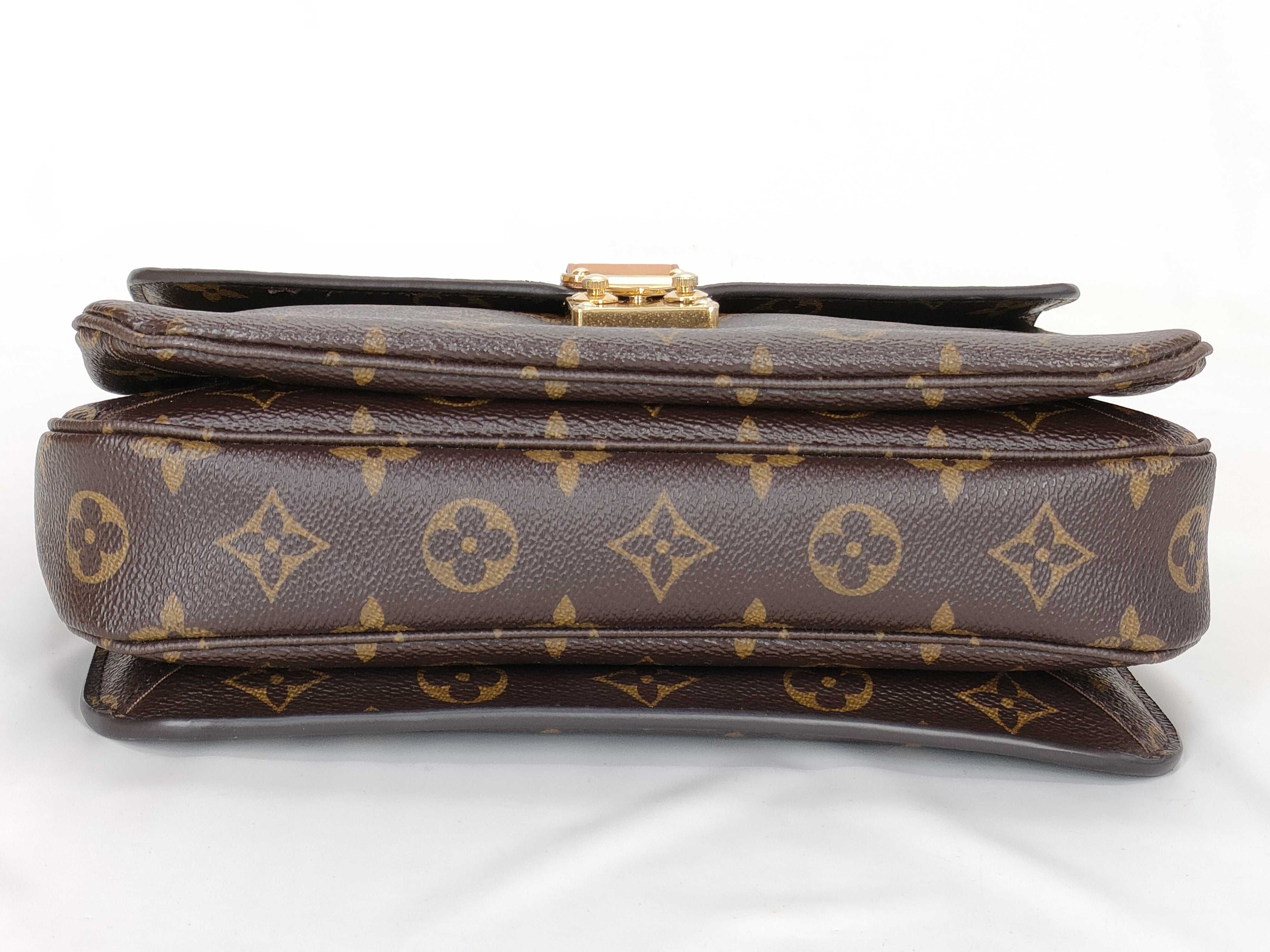 Monogram LV Monogram Messenger Shoulder Bag Handbag — view 9