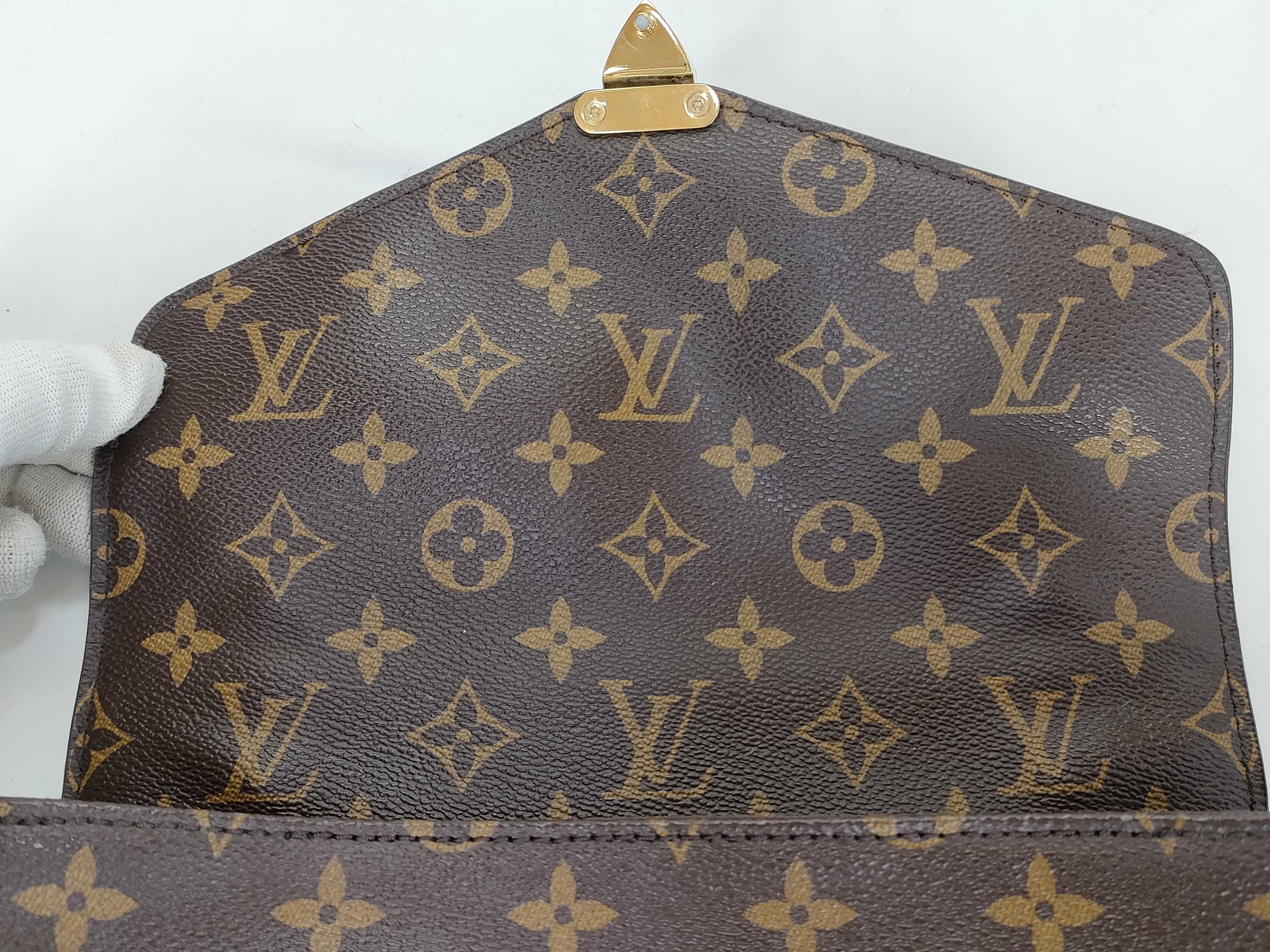 Monogram LV Monogram Messenger Shoulder Bag Handbag — view 10