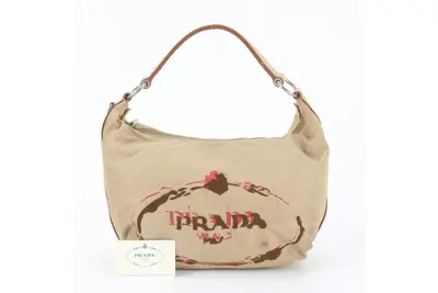 Comes with a guarantee card Tessuto Nylon BR3315 Leather Shoulder Bag