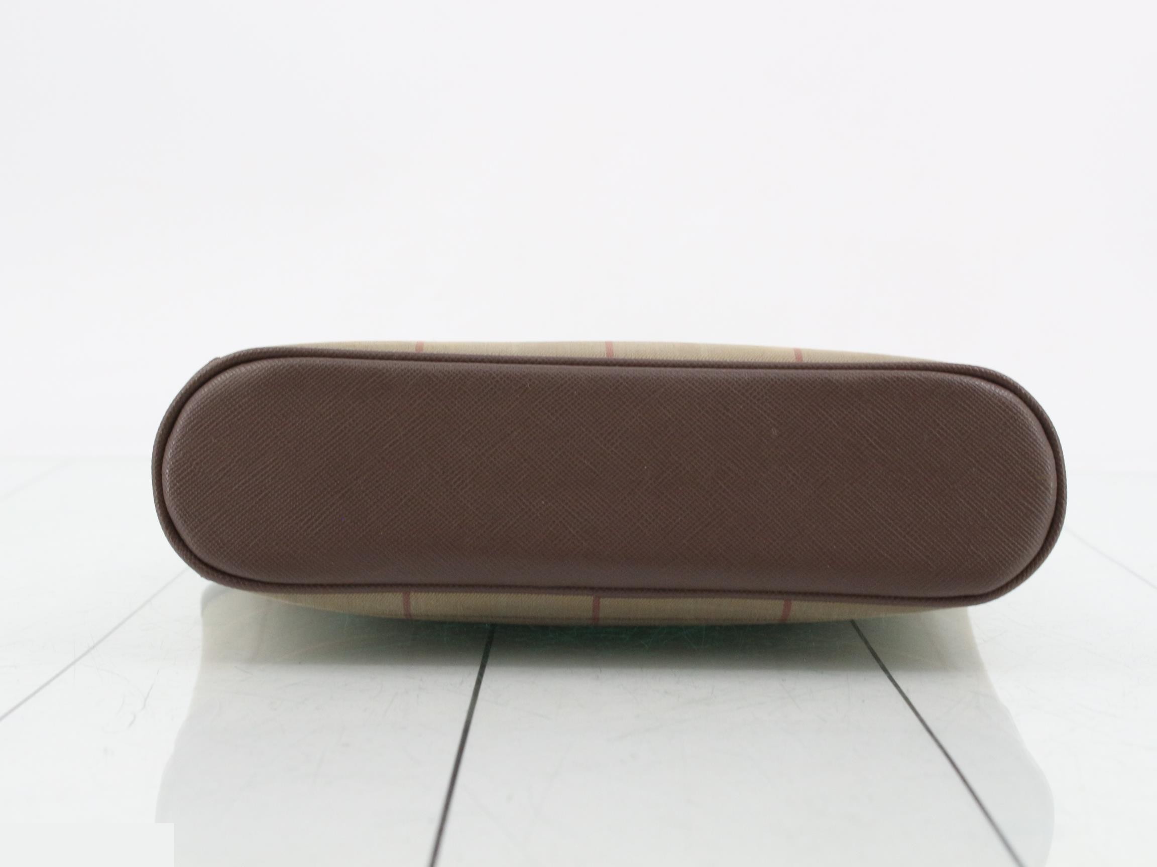 pouch — view 3