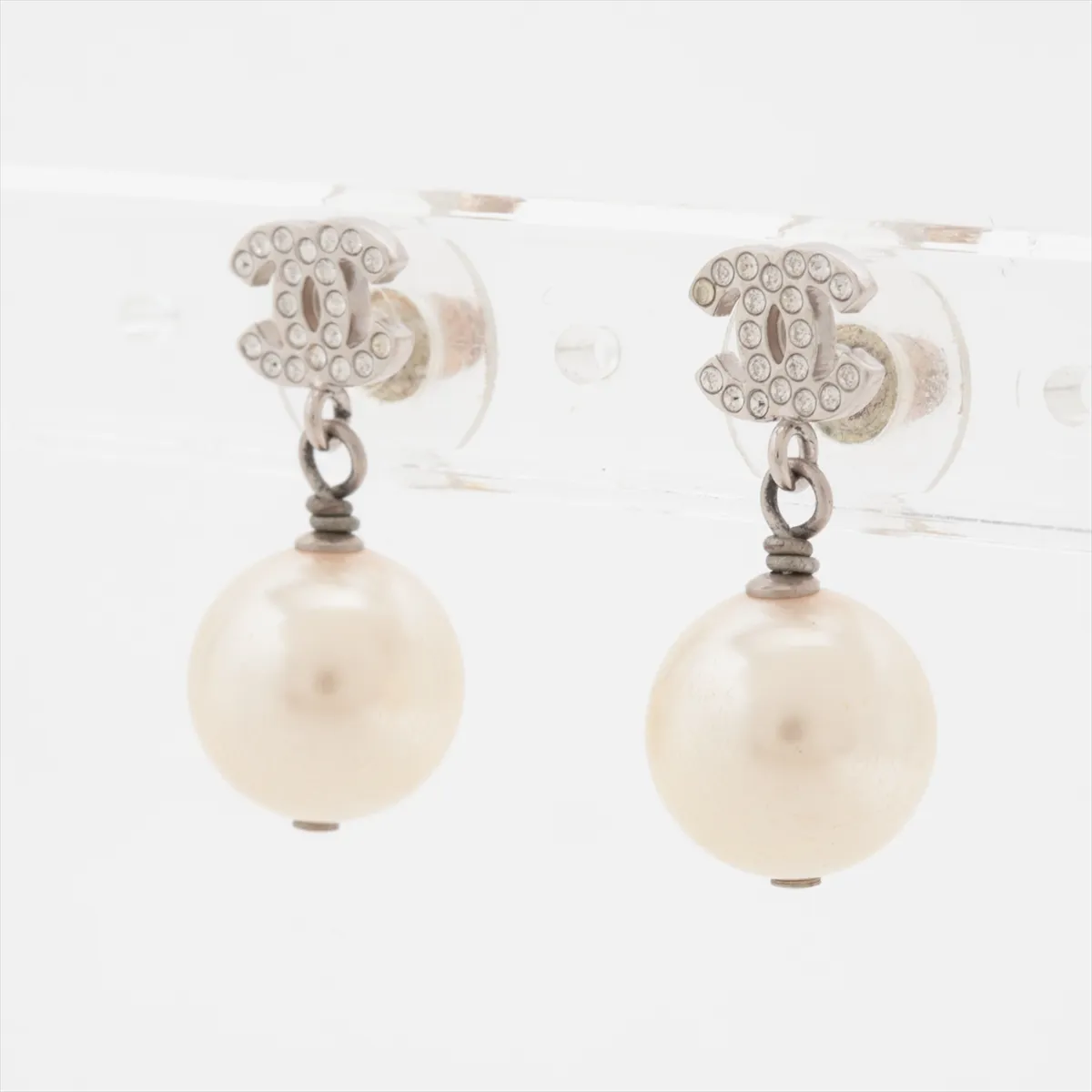 Coco Mark B22V Earrings (Pair) Metal x Rhinestone x Faux Pearl Silver — view 3