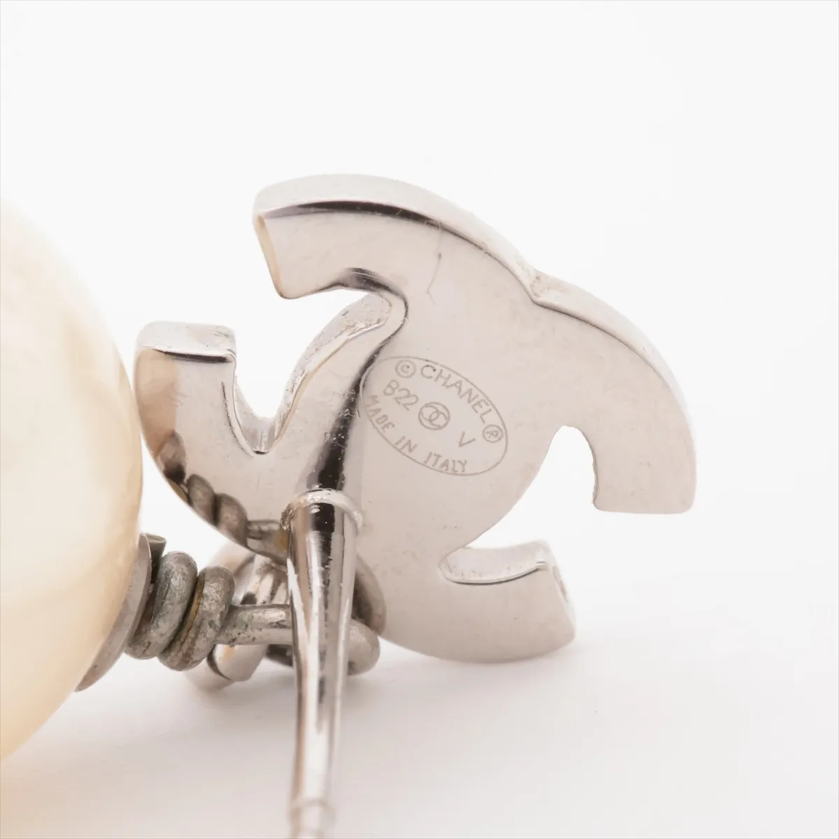 Coco Mark B22V Earrings (Pair) Metal x Rhinestone x Faux Pearl Silver — view 5