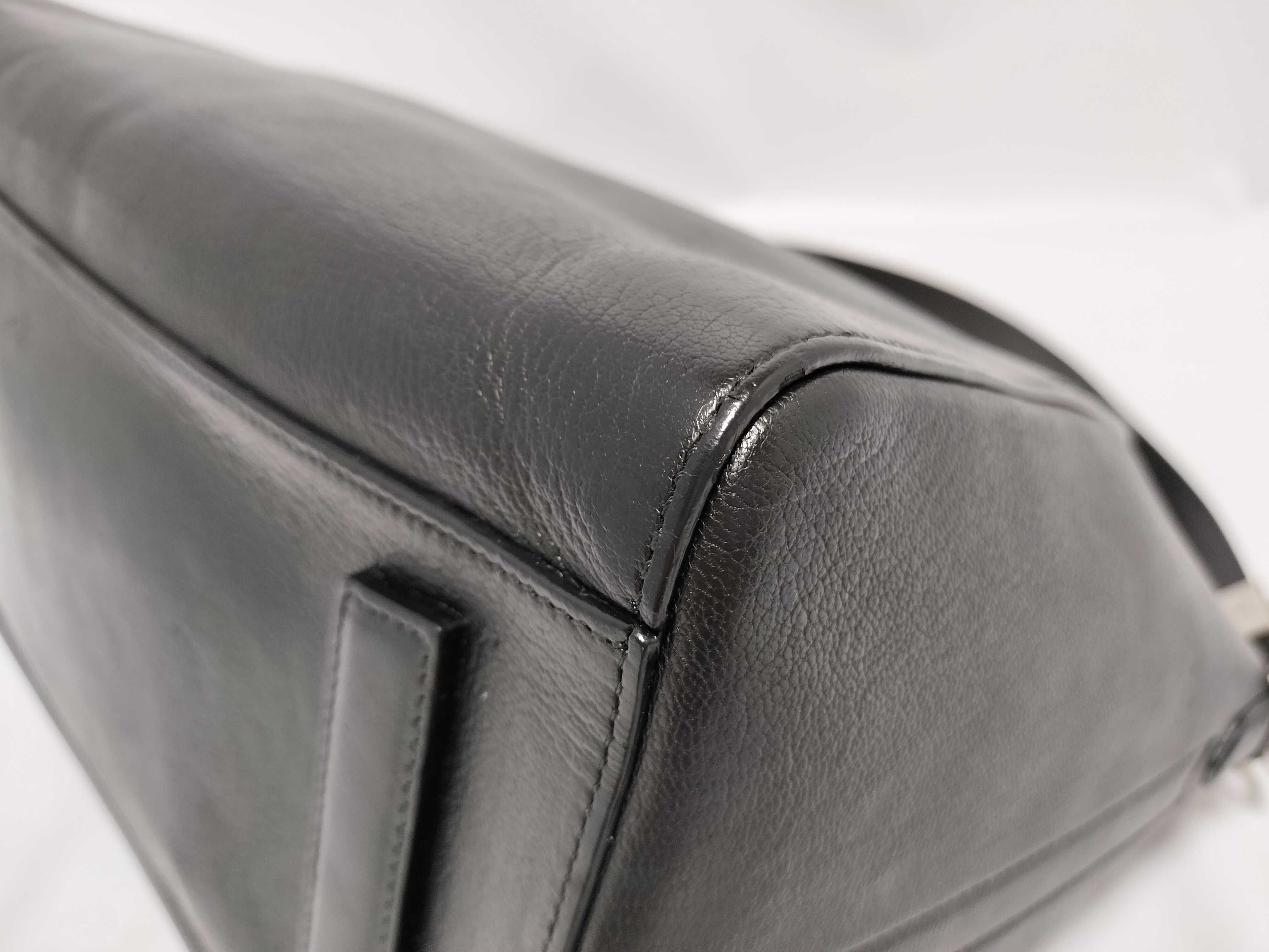 Antigona Medium Black Tote Bag (Handbag) — view 8