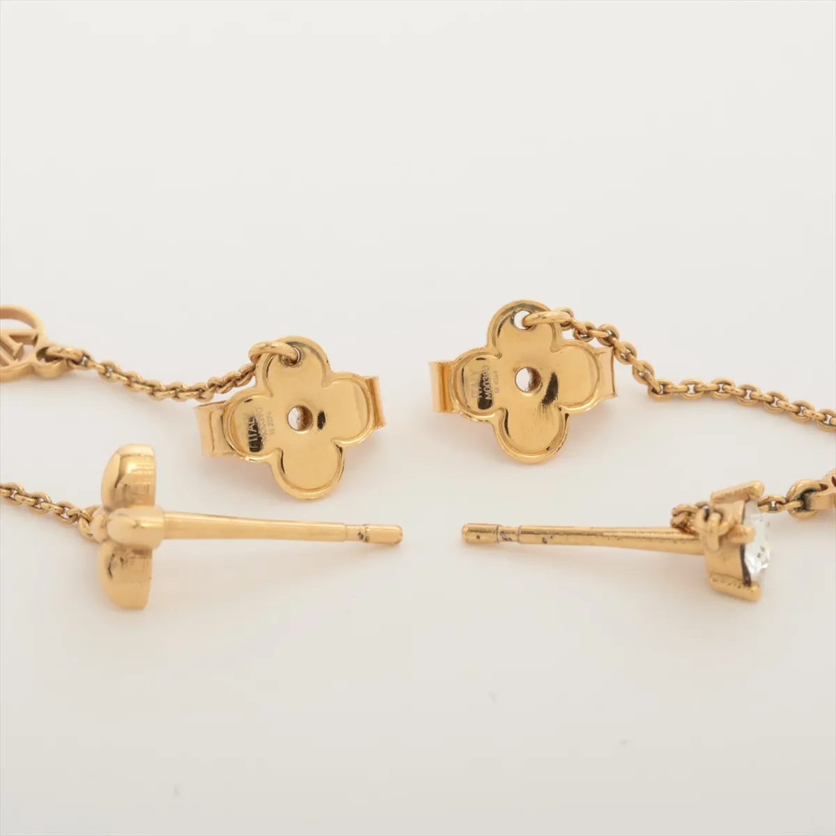 M00390 Petite Louis Earrings LE3274 Earrings (Pair) GP Gold — view 4