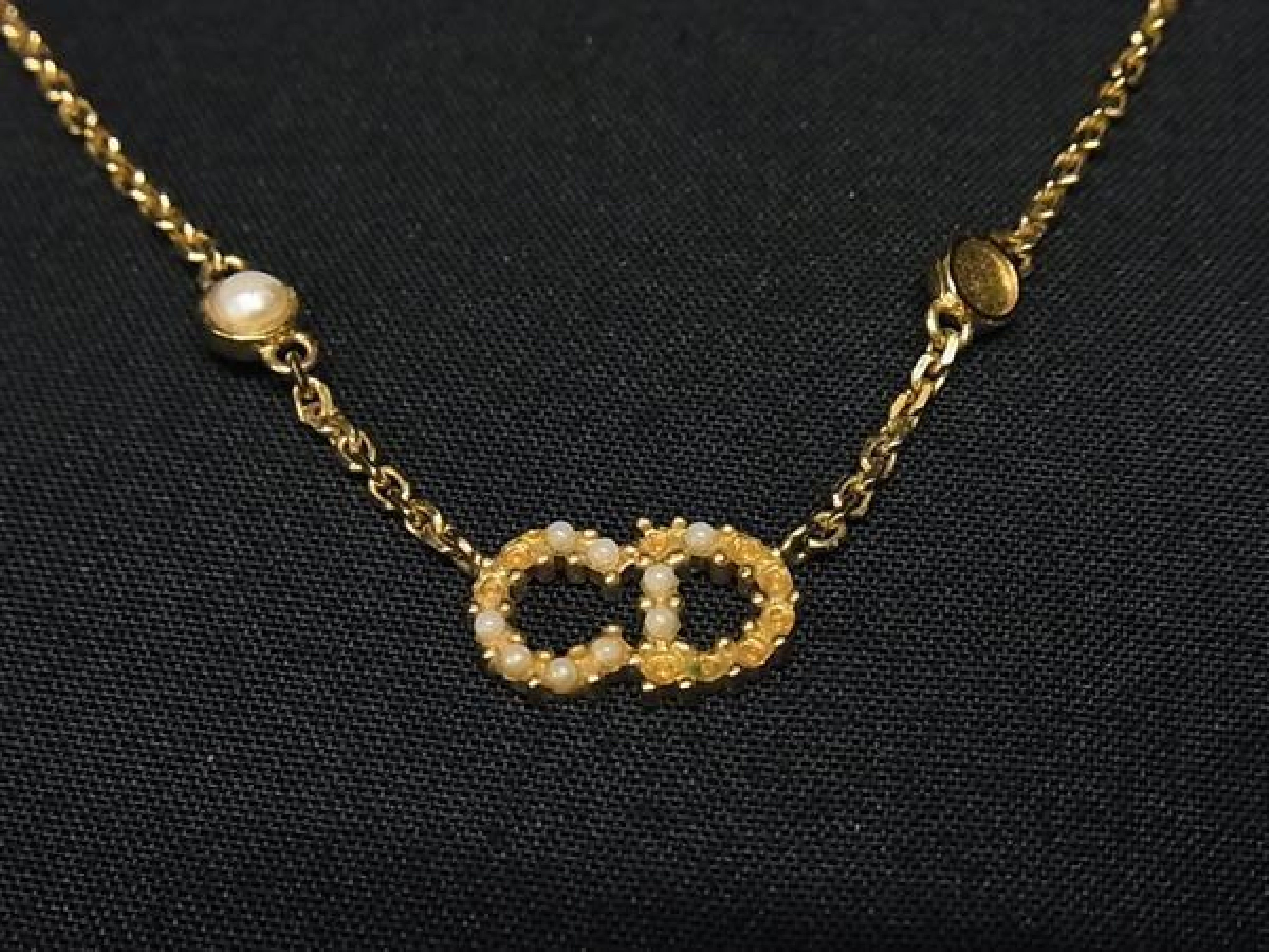 Vintage Pearl Necklace, Women's Accessory, Gold Tone, FY3891 Necklace — view 2