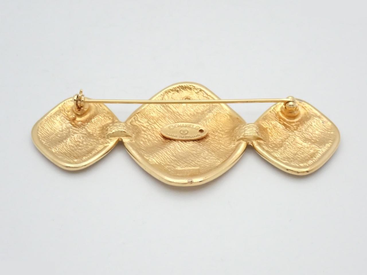 gold — view 2