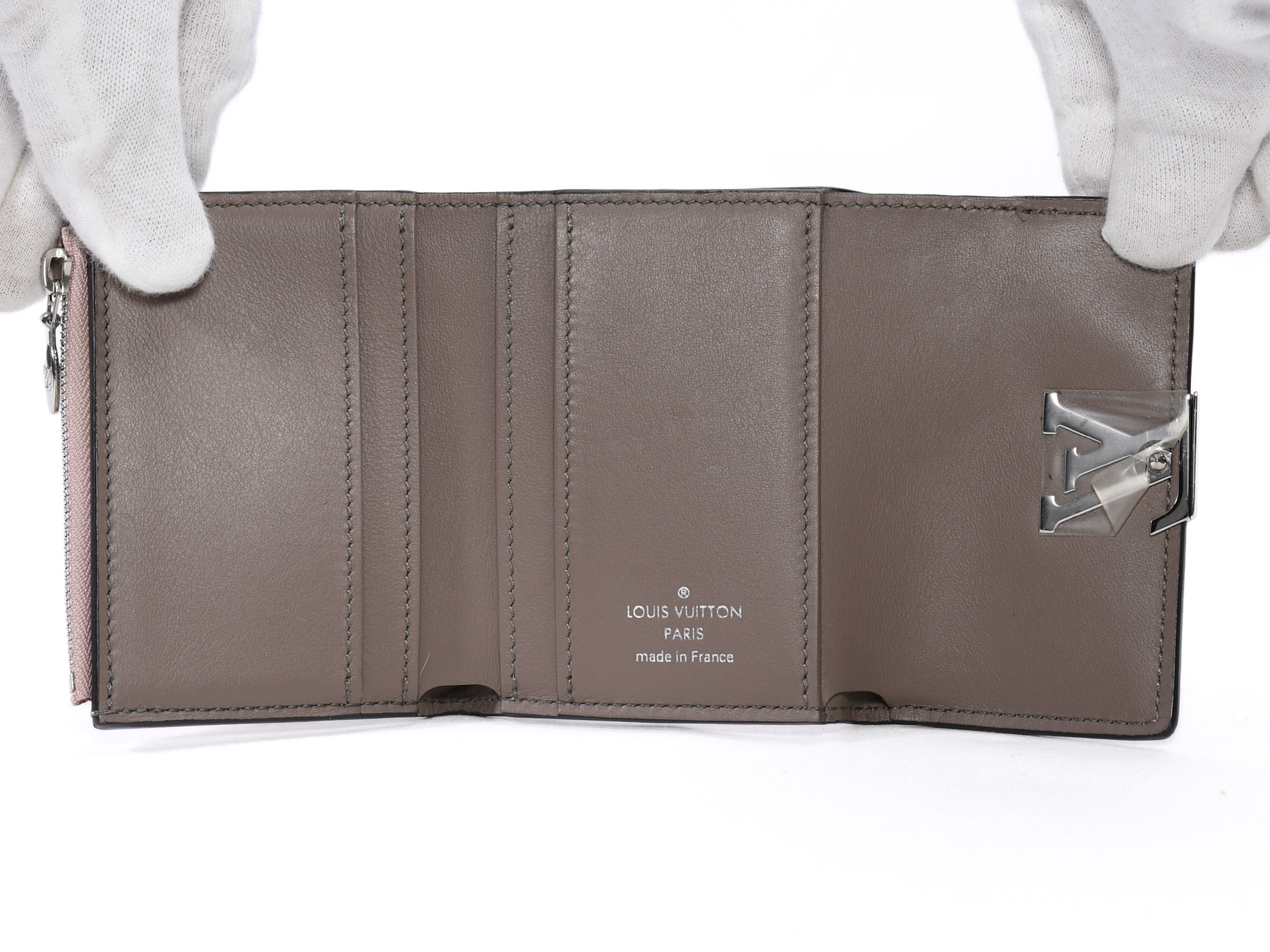Portefeuille Capucines XS M68588 RA3119 Wallet with Box and Dust Bag — view 10