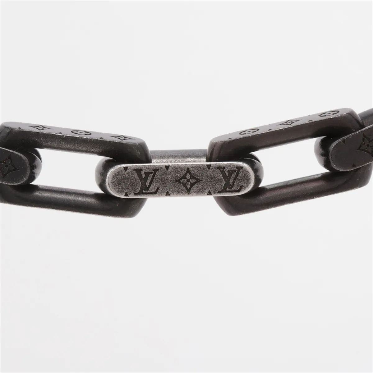 M00677 Collier Monogram Chain Necklace LE4212, Metal, Black, with dents, — view 2