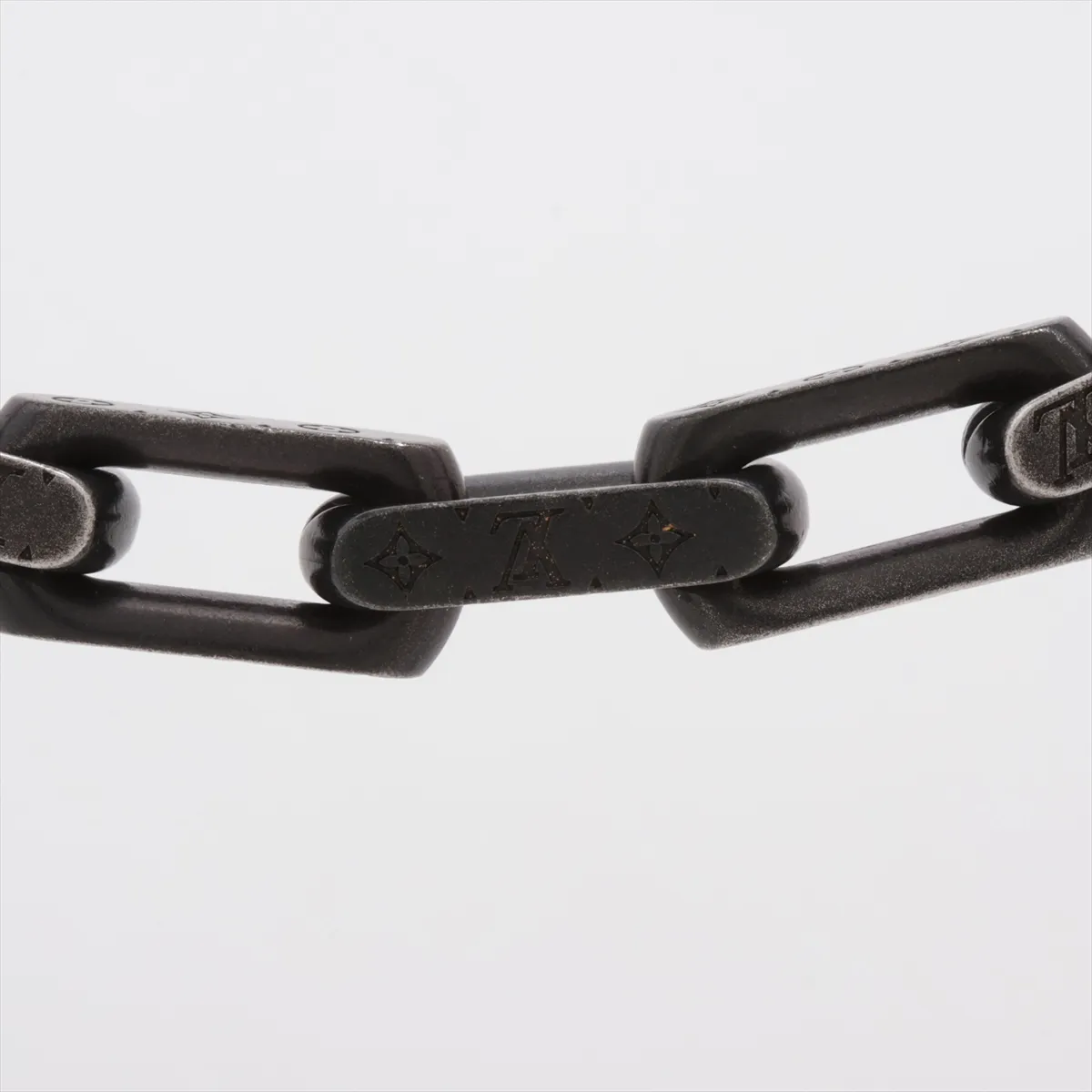 M00677 Collier Monogram Chain Necklace LE4212, Metal, Black, with dents, — view 3