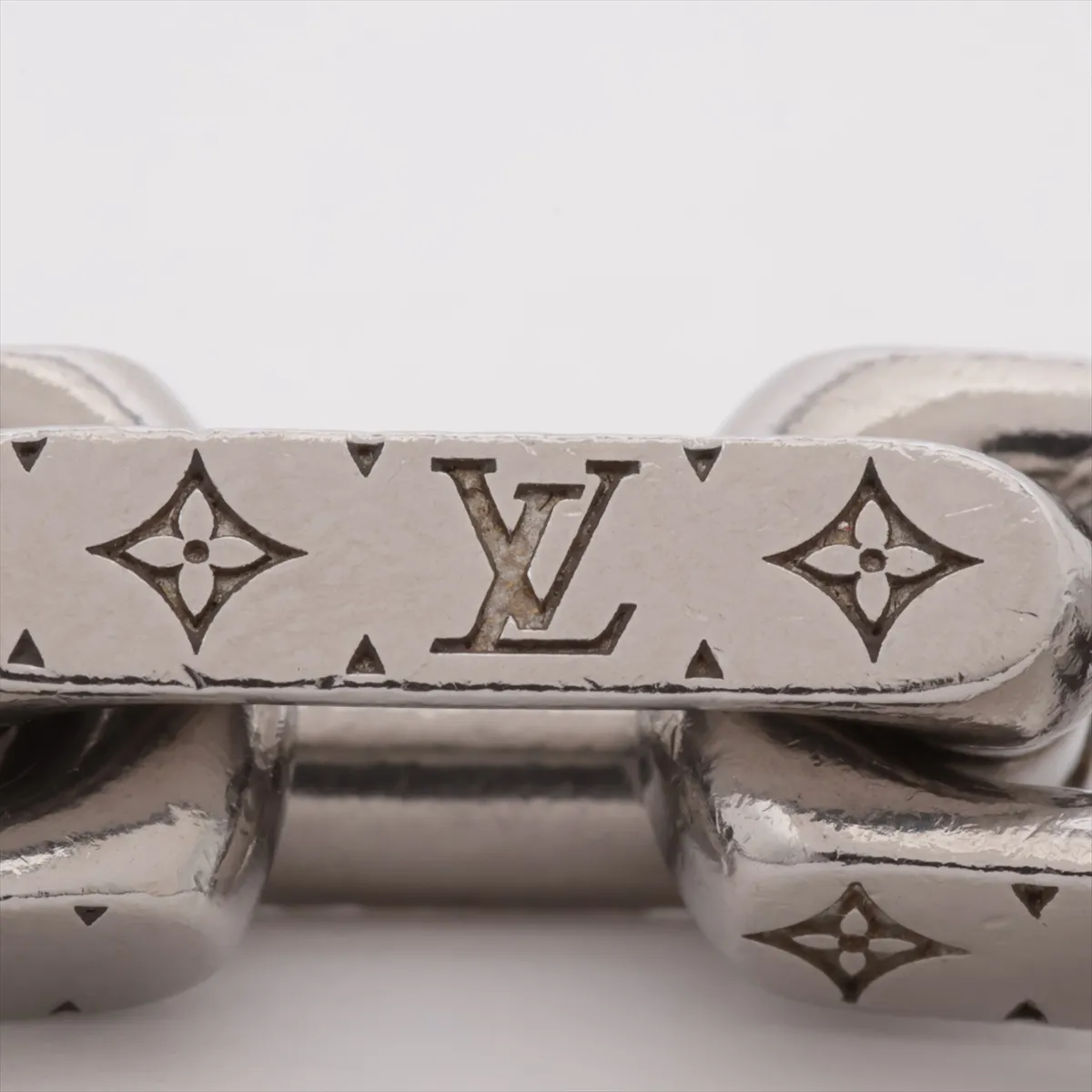 M00677 Collier Monogram Chain Necklace LE4212, Metal, Black, with dents, — view 5