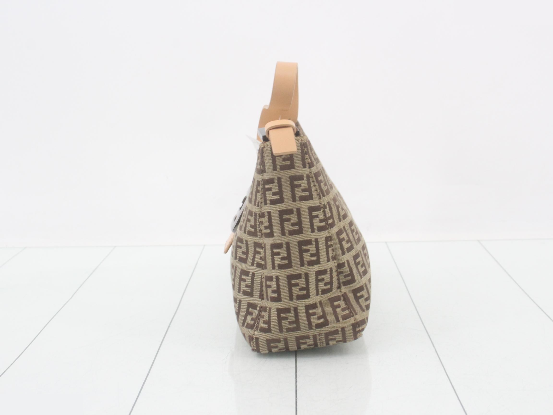 Zucchino Shoulder Bag, Leather, Beige — view 3