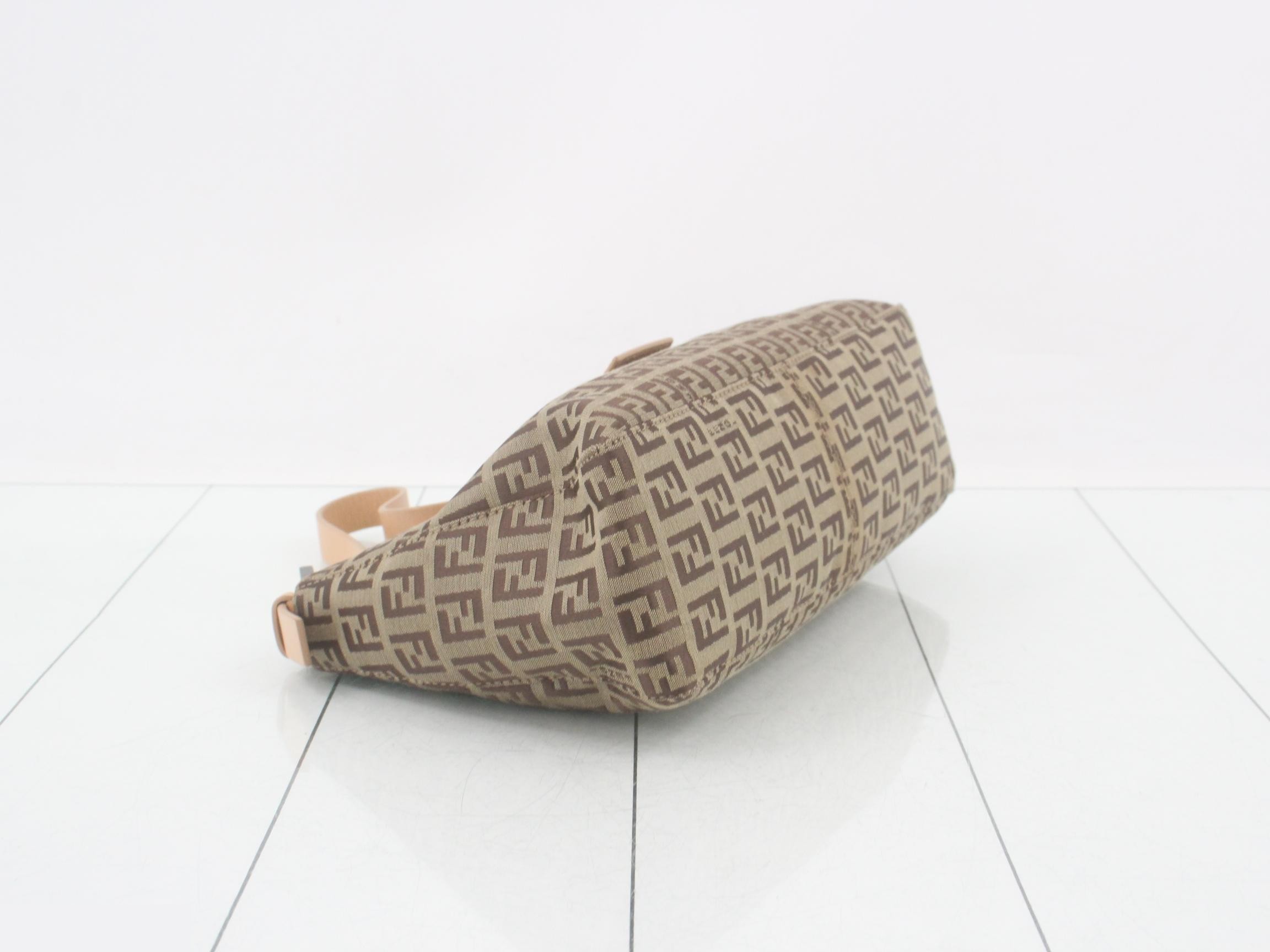 Zucchino Shoulder Bag, Leather, Beige — view 5