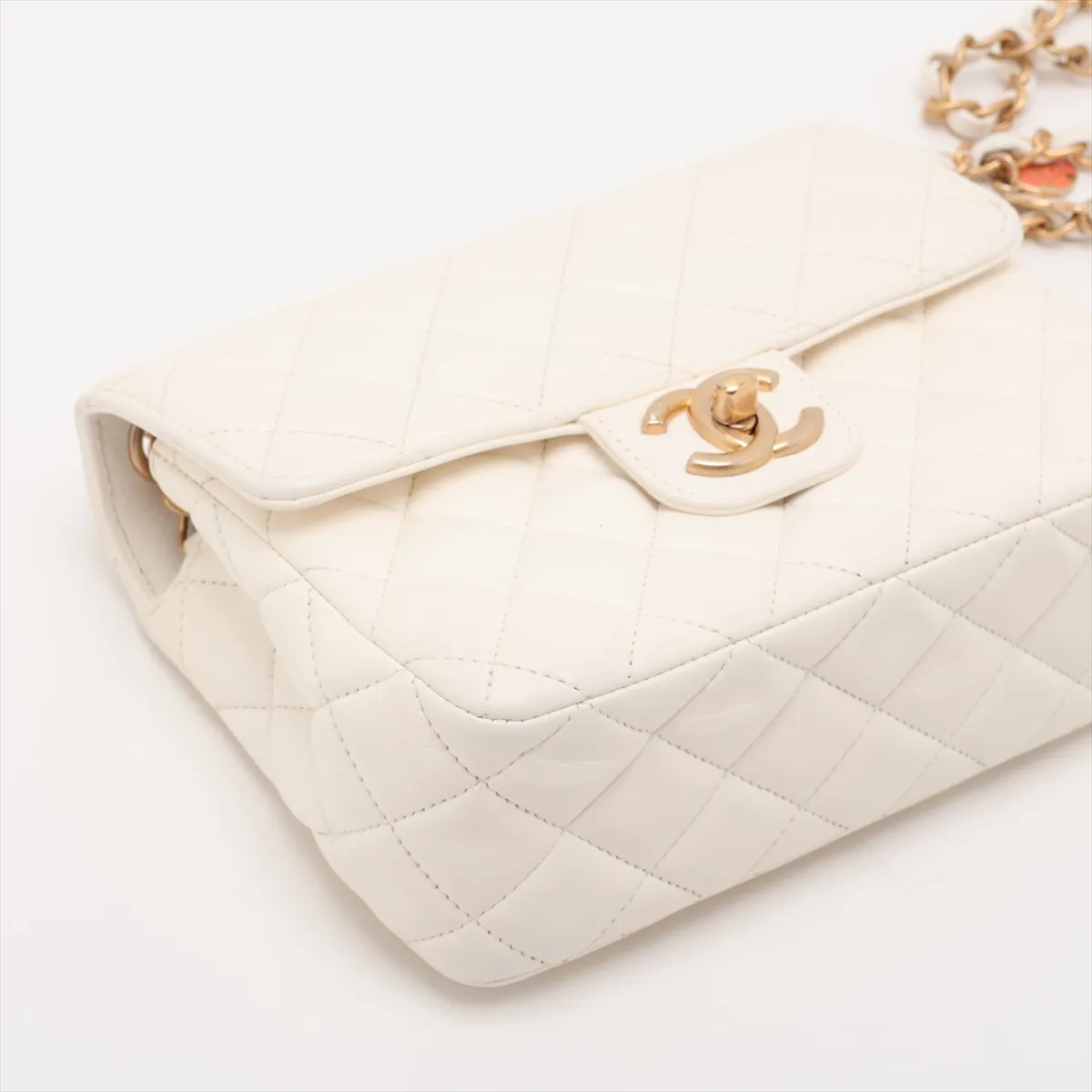 Mini Matelassé Lambskin Single Flap Single Chain Bag Charm White Gold Hardware TU21L9H1 Random Plate — view 4