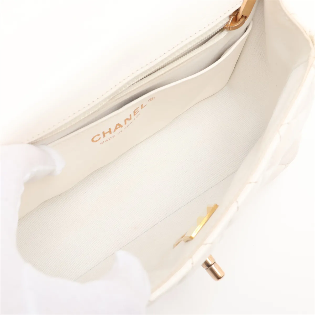 Mini Matelassé Lambskin Single Flap Single Chain Bag Charm White Gold Hardware TU21L9H1 Random Plate — view 6
