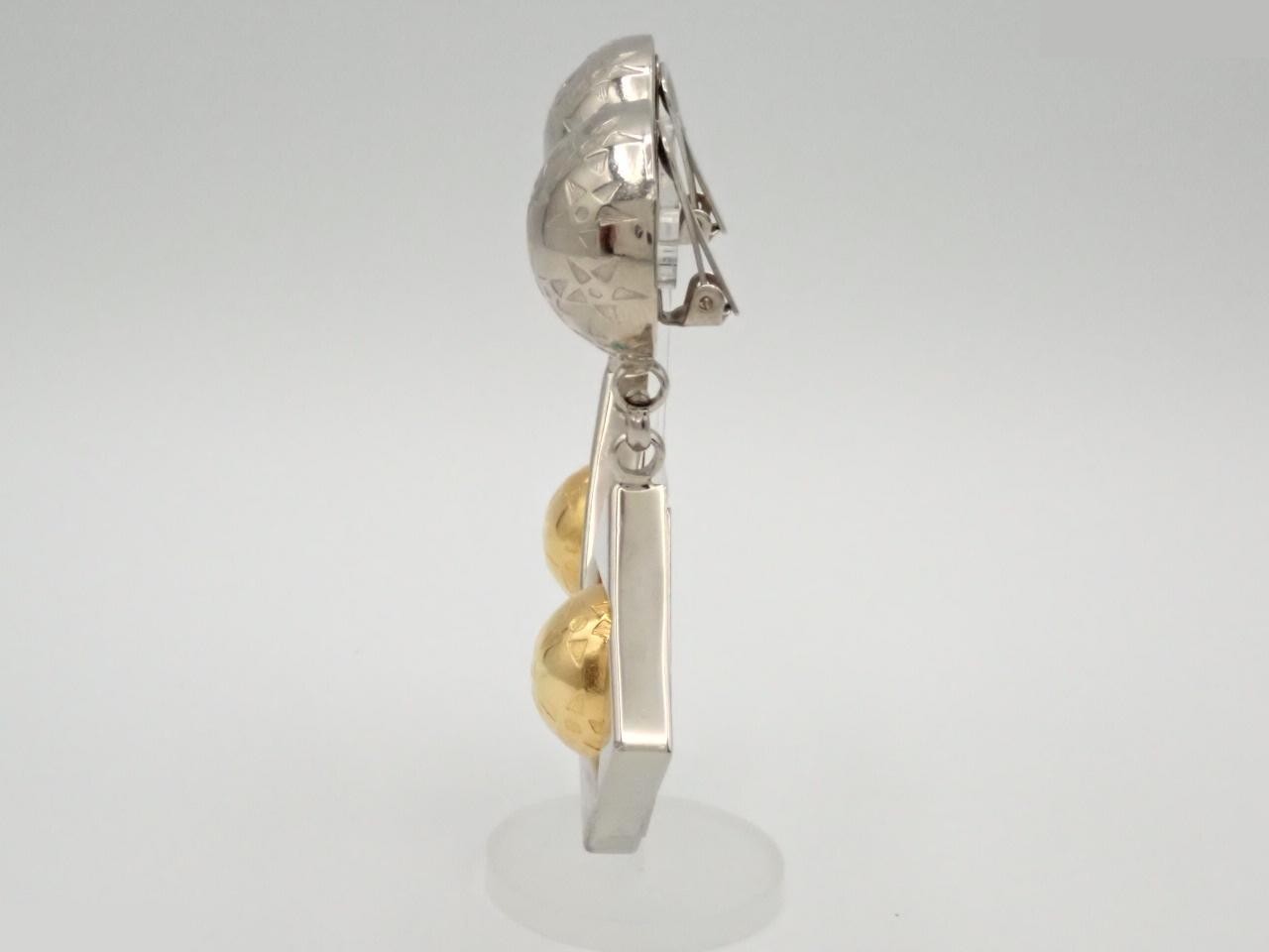 Earrings — view 3
