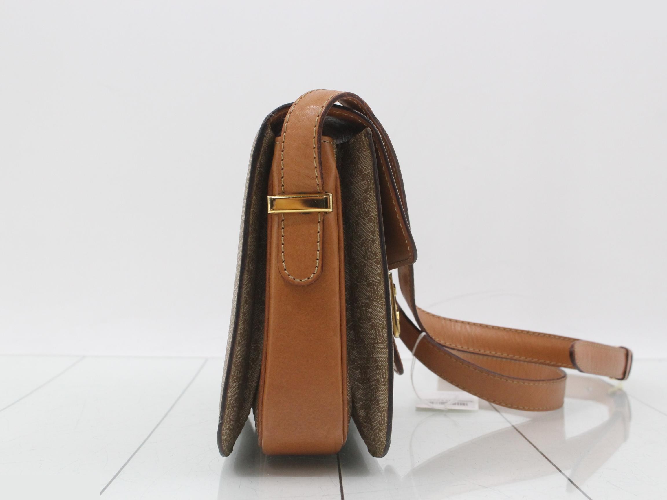 Macadam Carriage Hardware Shoulder Bag — view 4