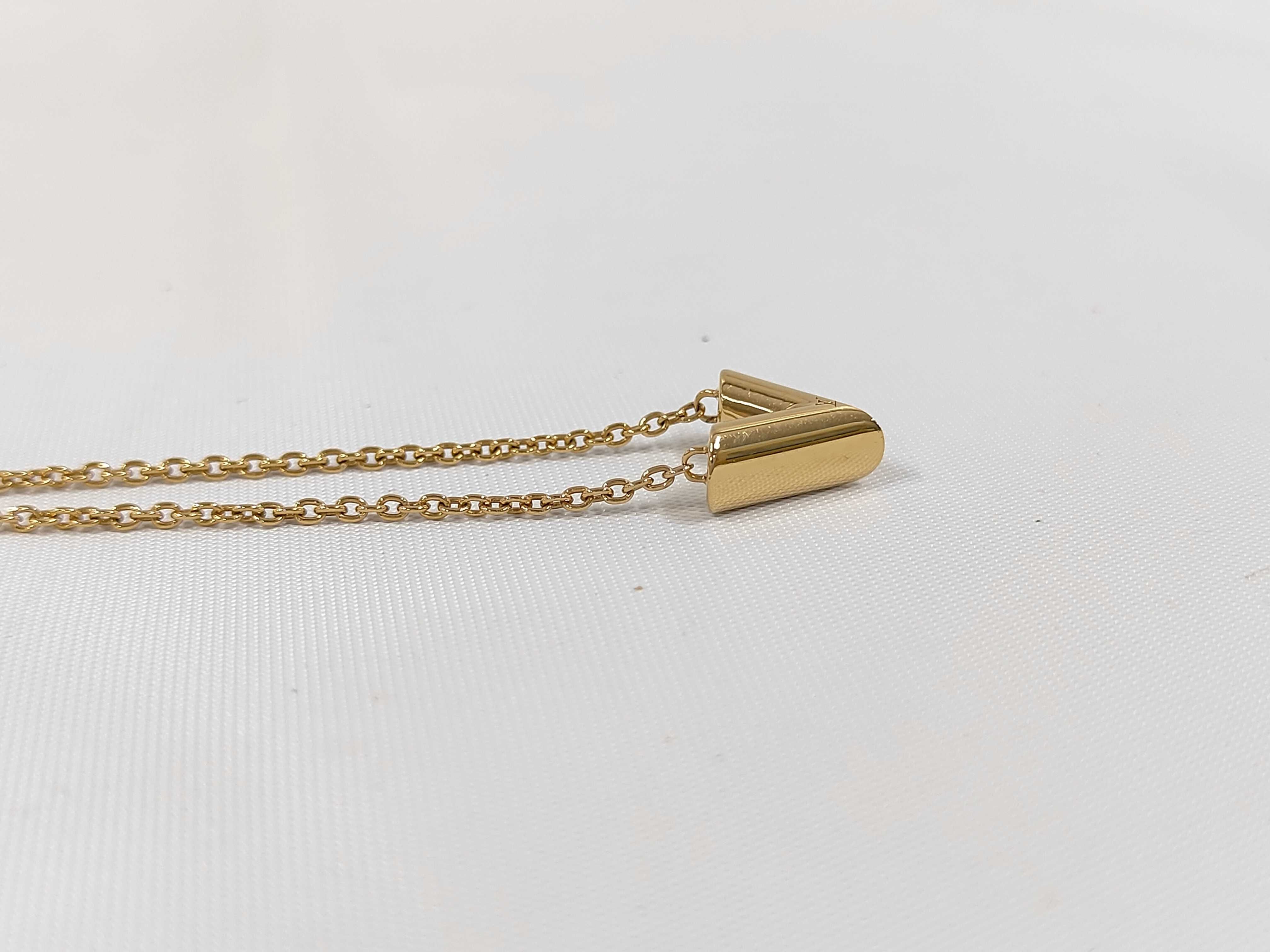 Essential V Necklace — view 3