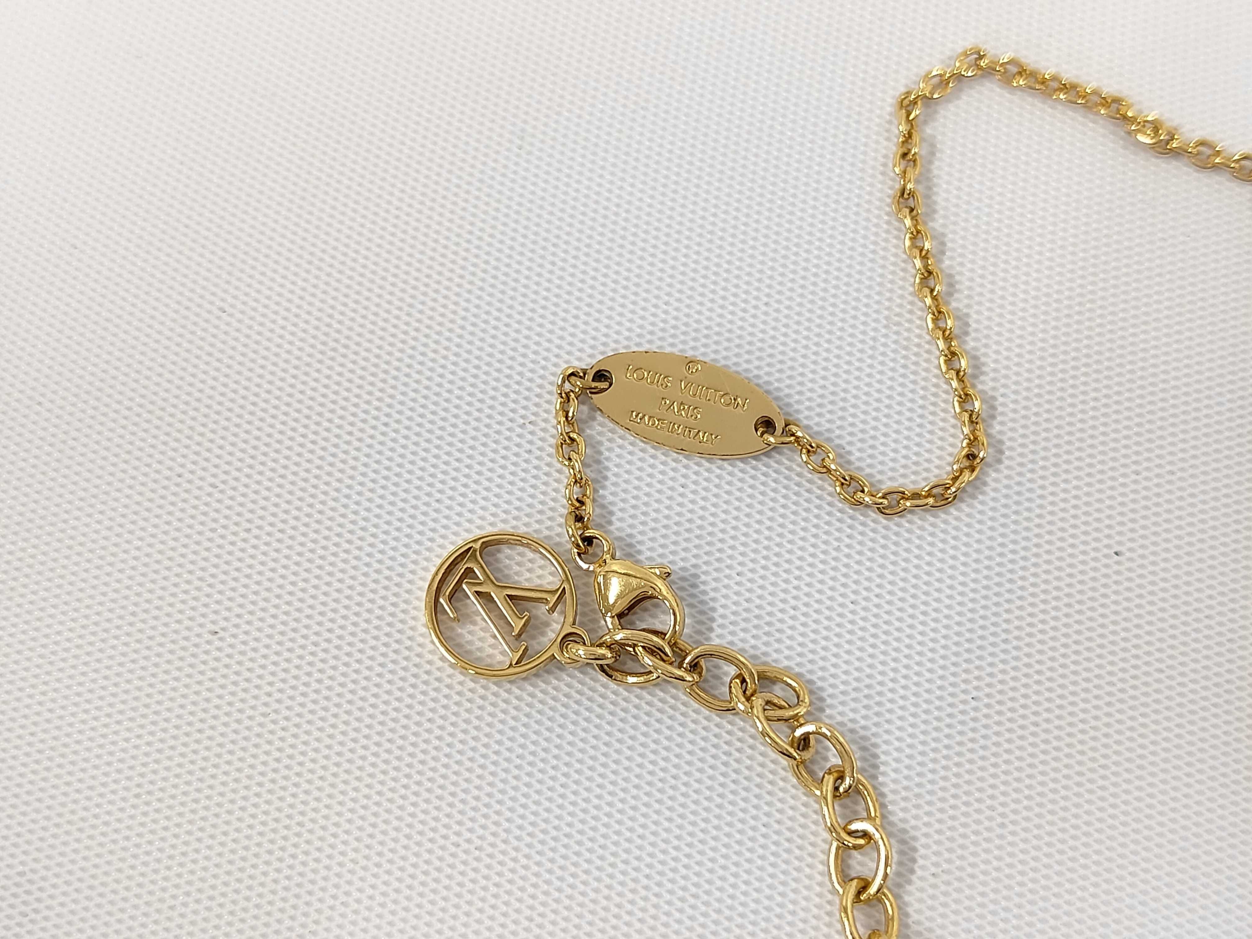 Essential V Necklace — view 4