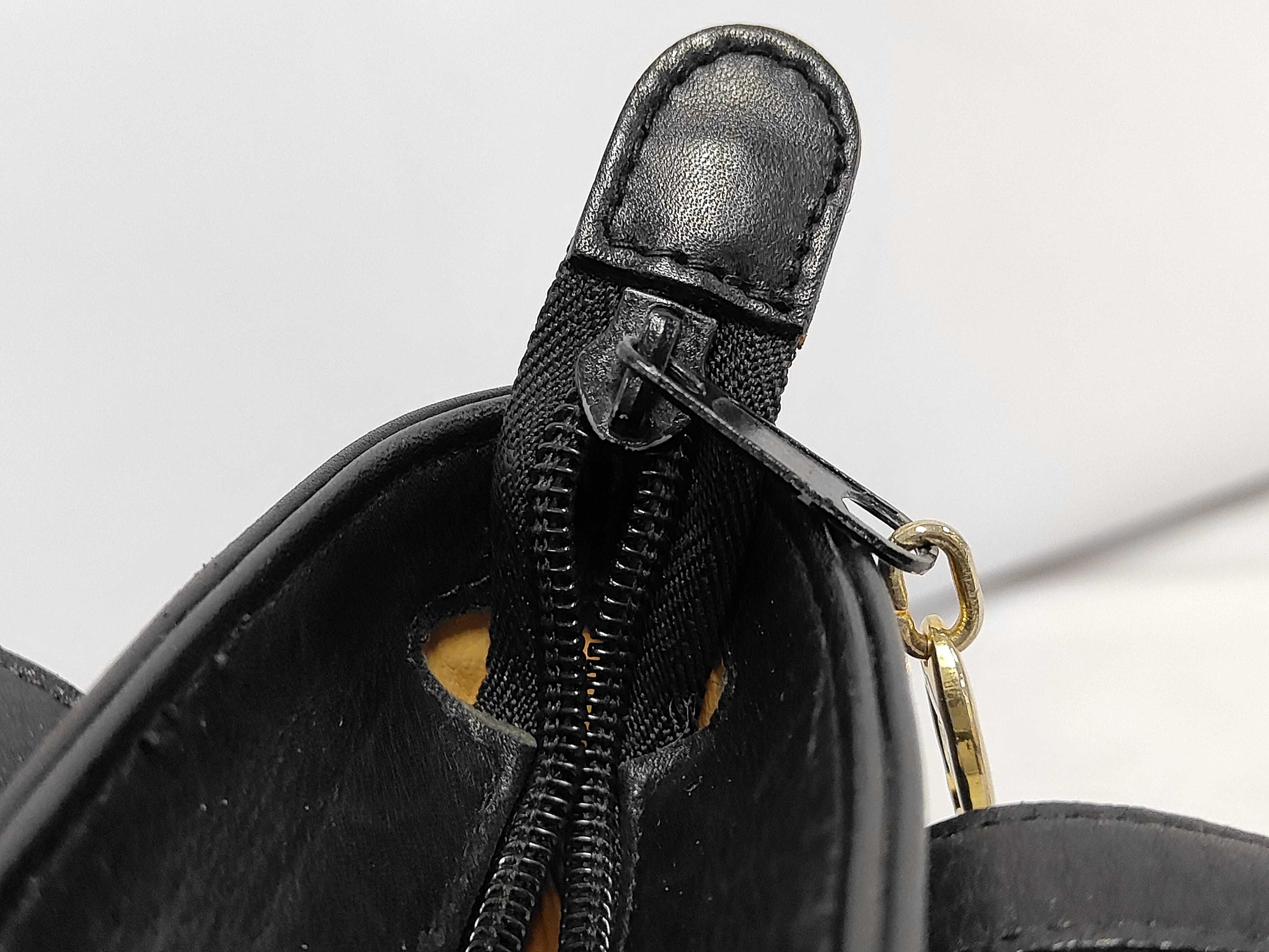 Old Vintage Macadam Leather Handbag — view 10