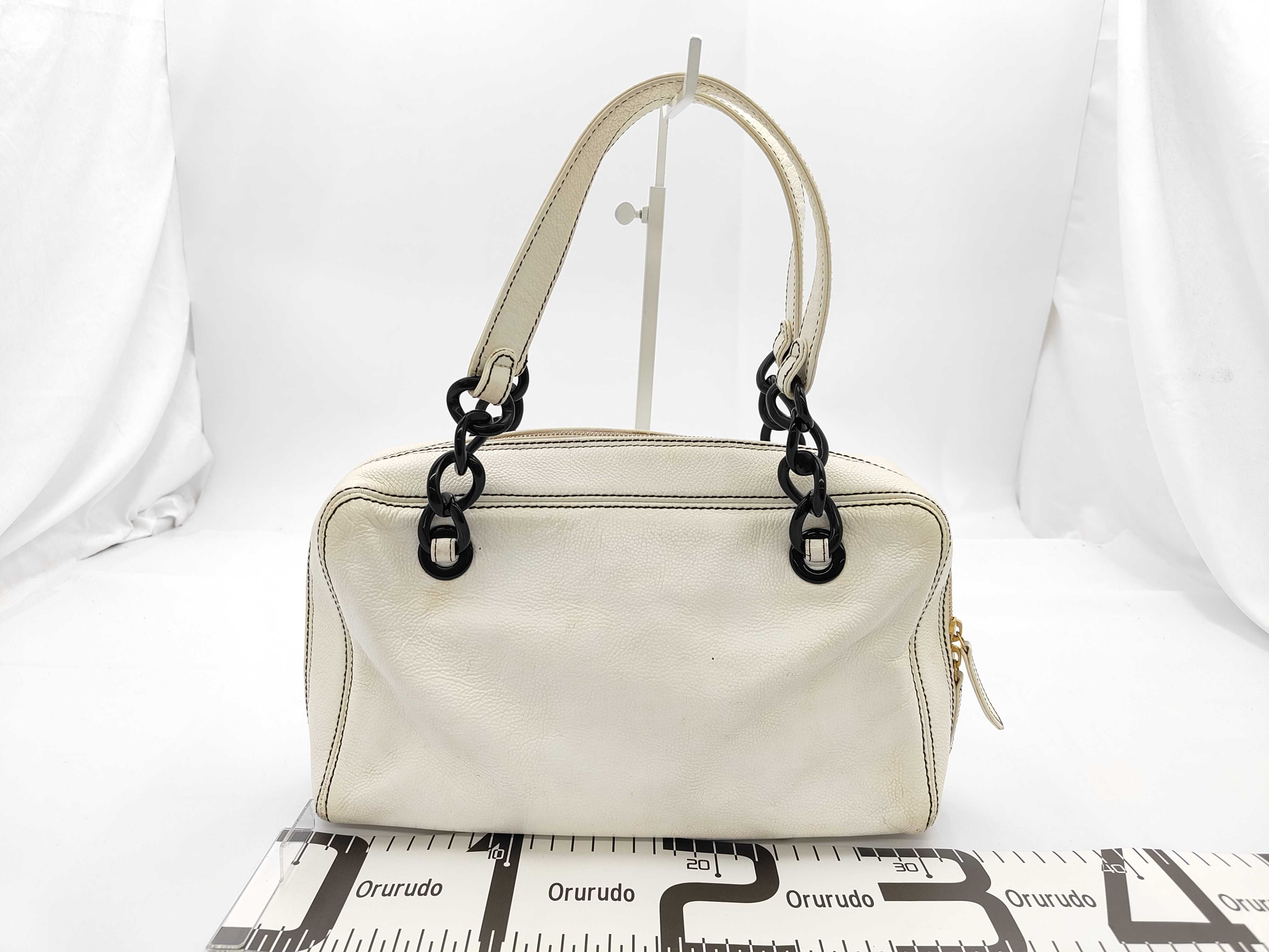 Coco Plat Chain Handbag Caviar Handbag — view 2