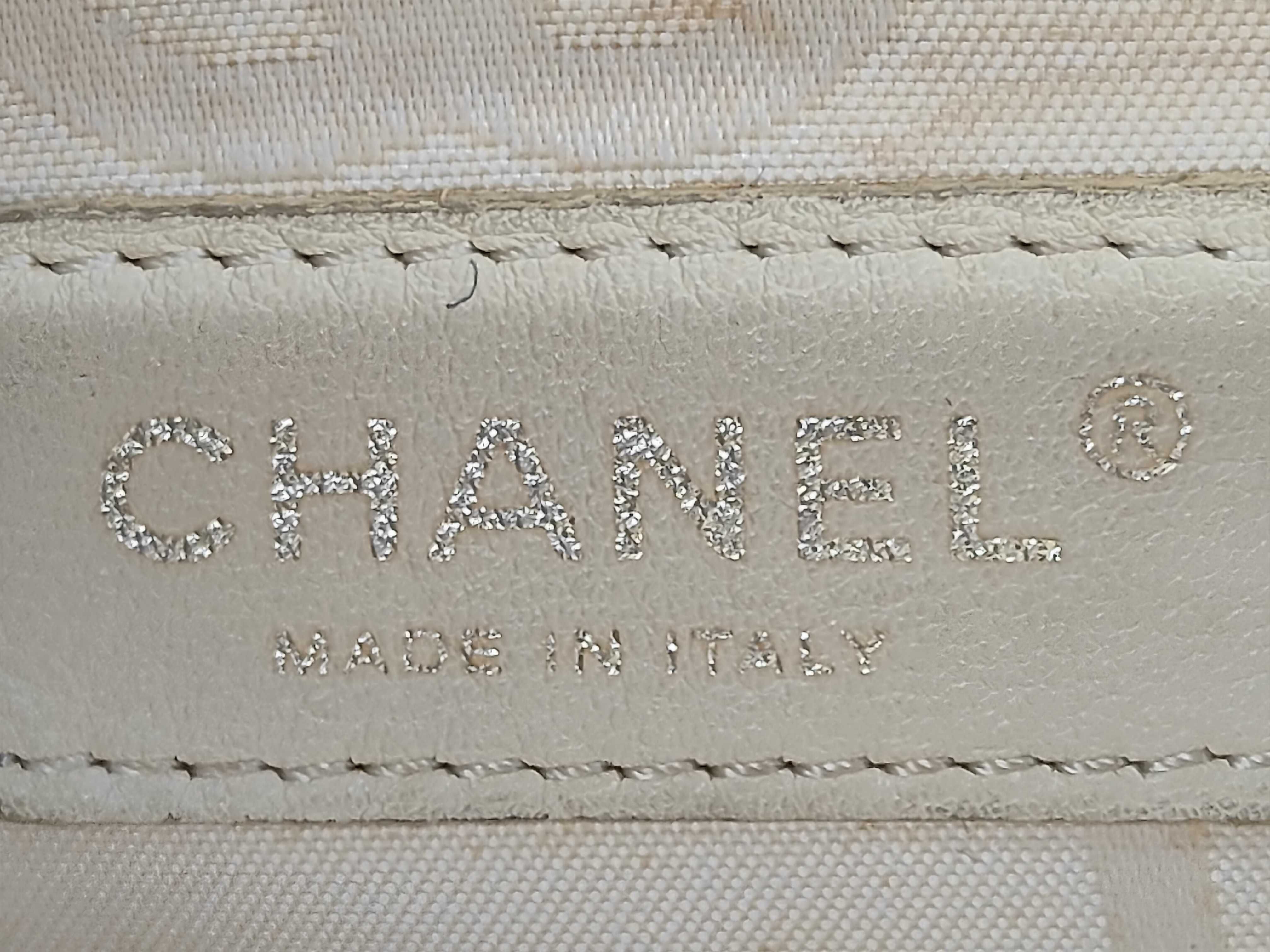 Coco Plat Chain Handbag Caviar Handbag — view 11