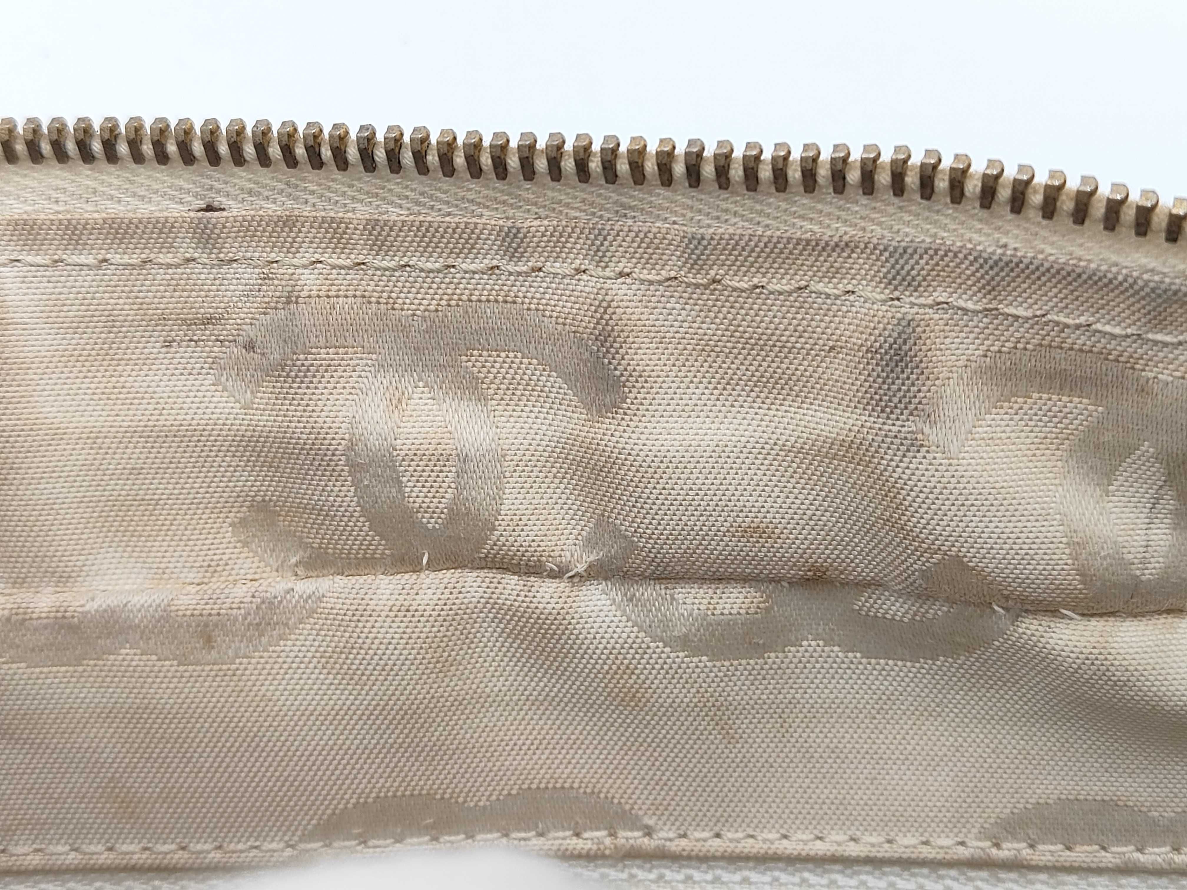 Coco Plat Chain Handbag Caviar Handbag — view 14