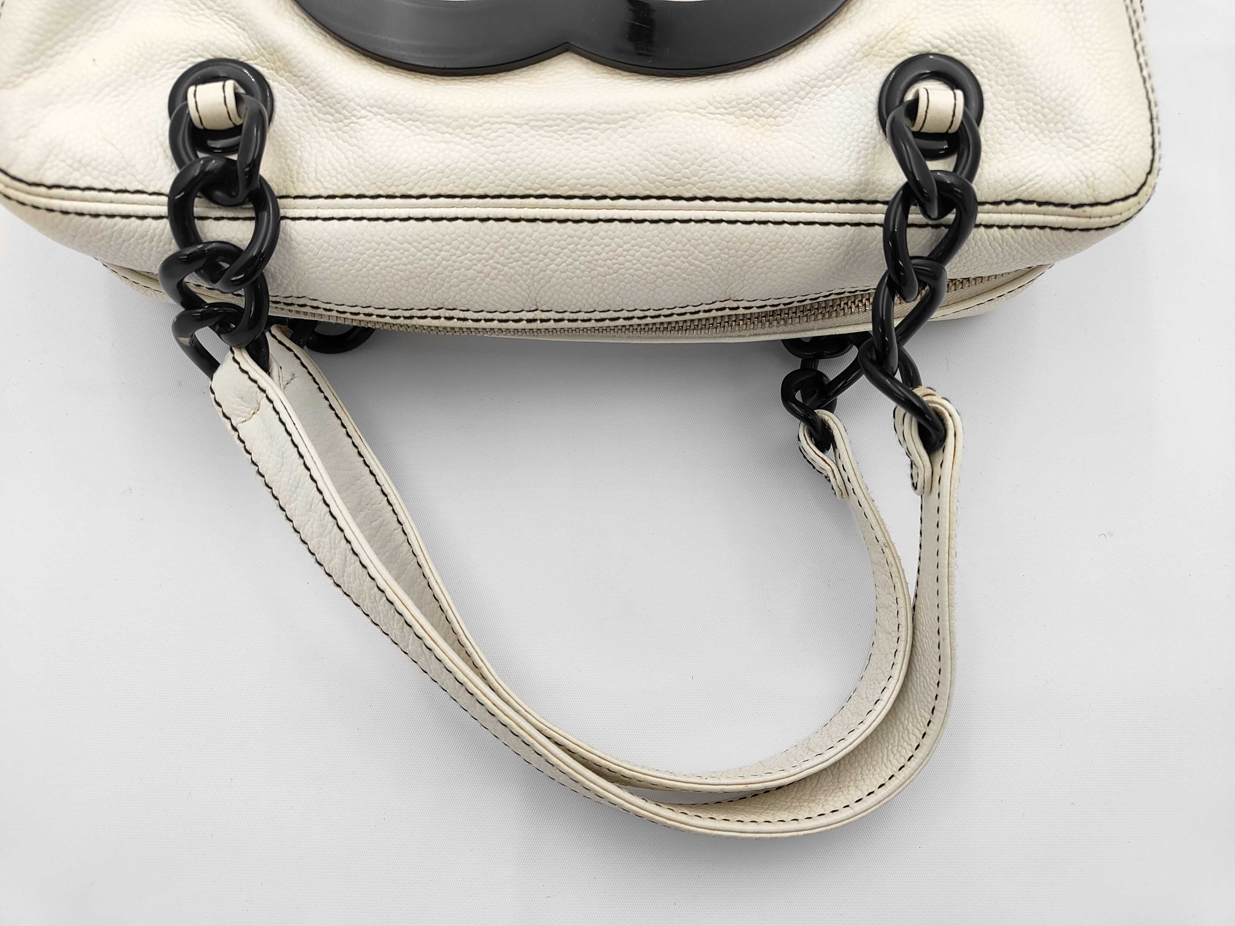 Coco Plat Chain Handbag Caviar Handbag — view 3