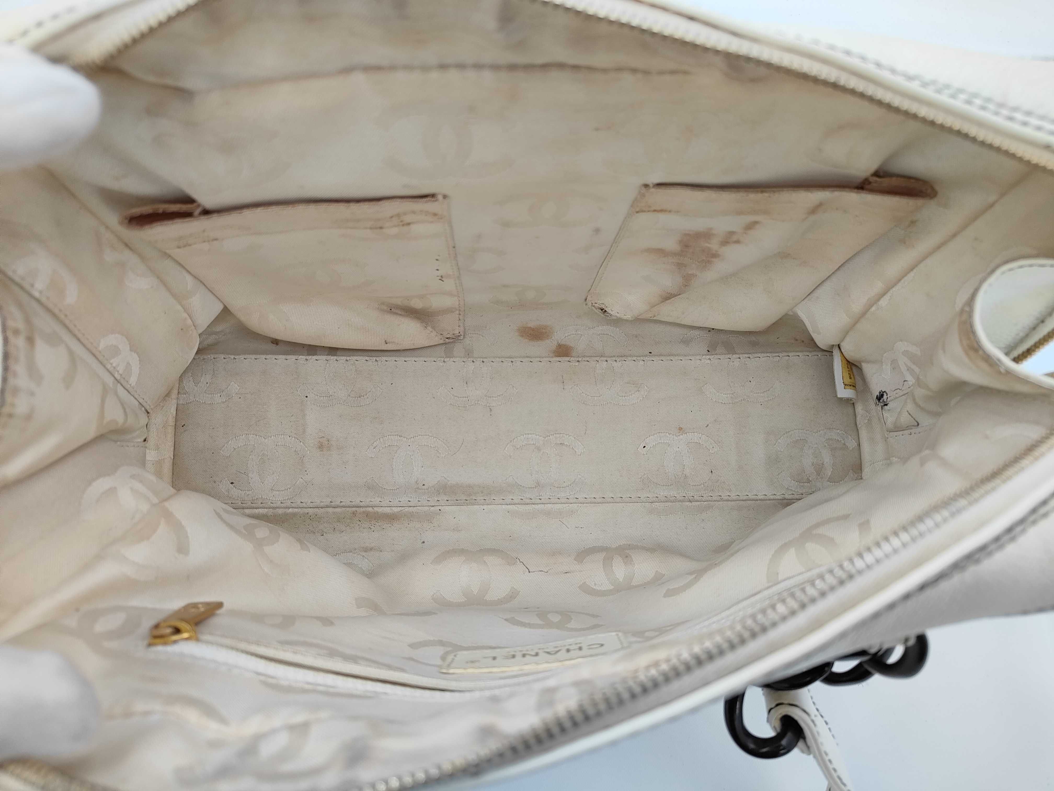 Coco Plat Chain Handbag Caviar Handbag — view 9