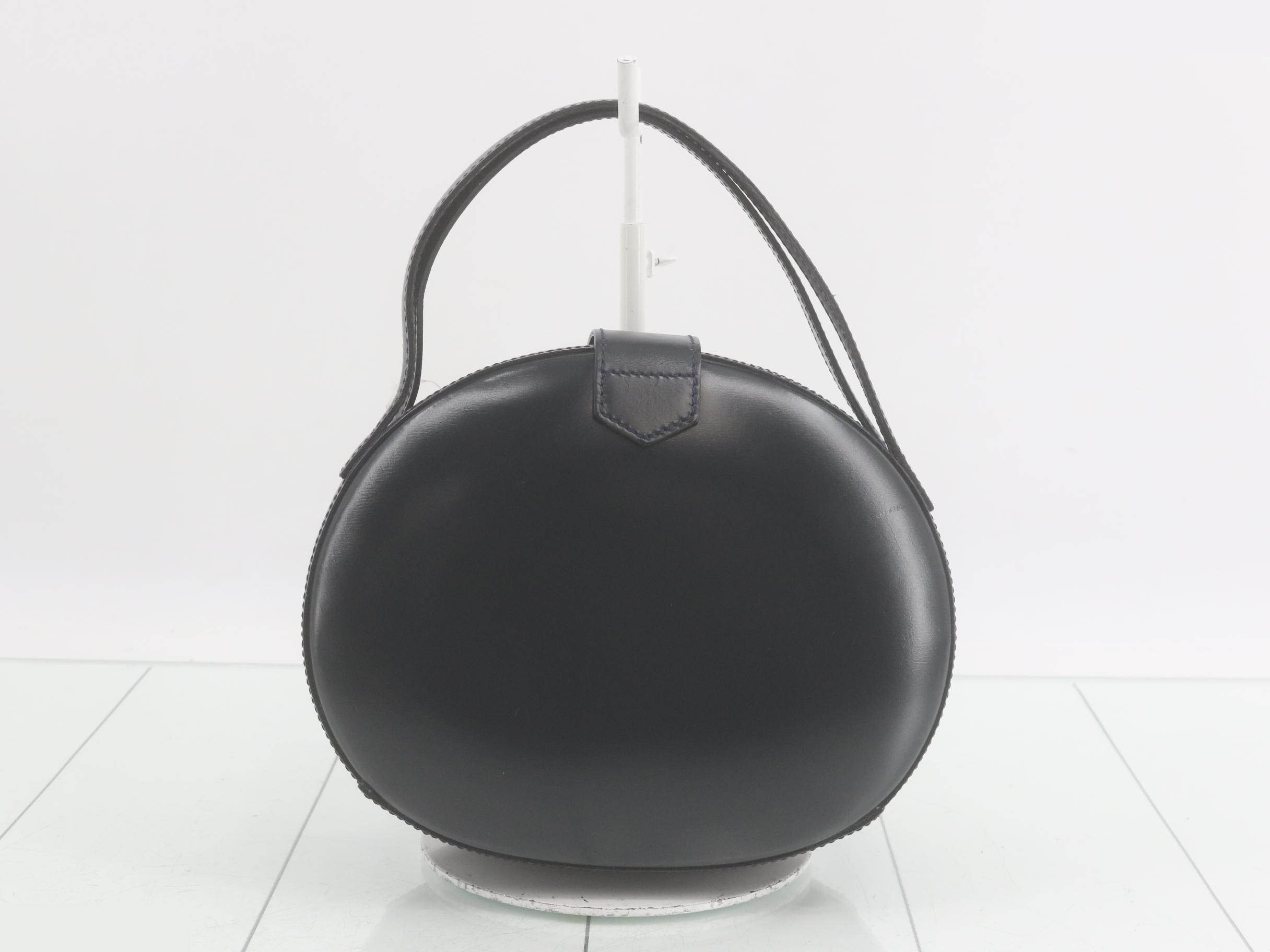 Leather handbag — view 2
