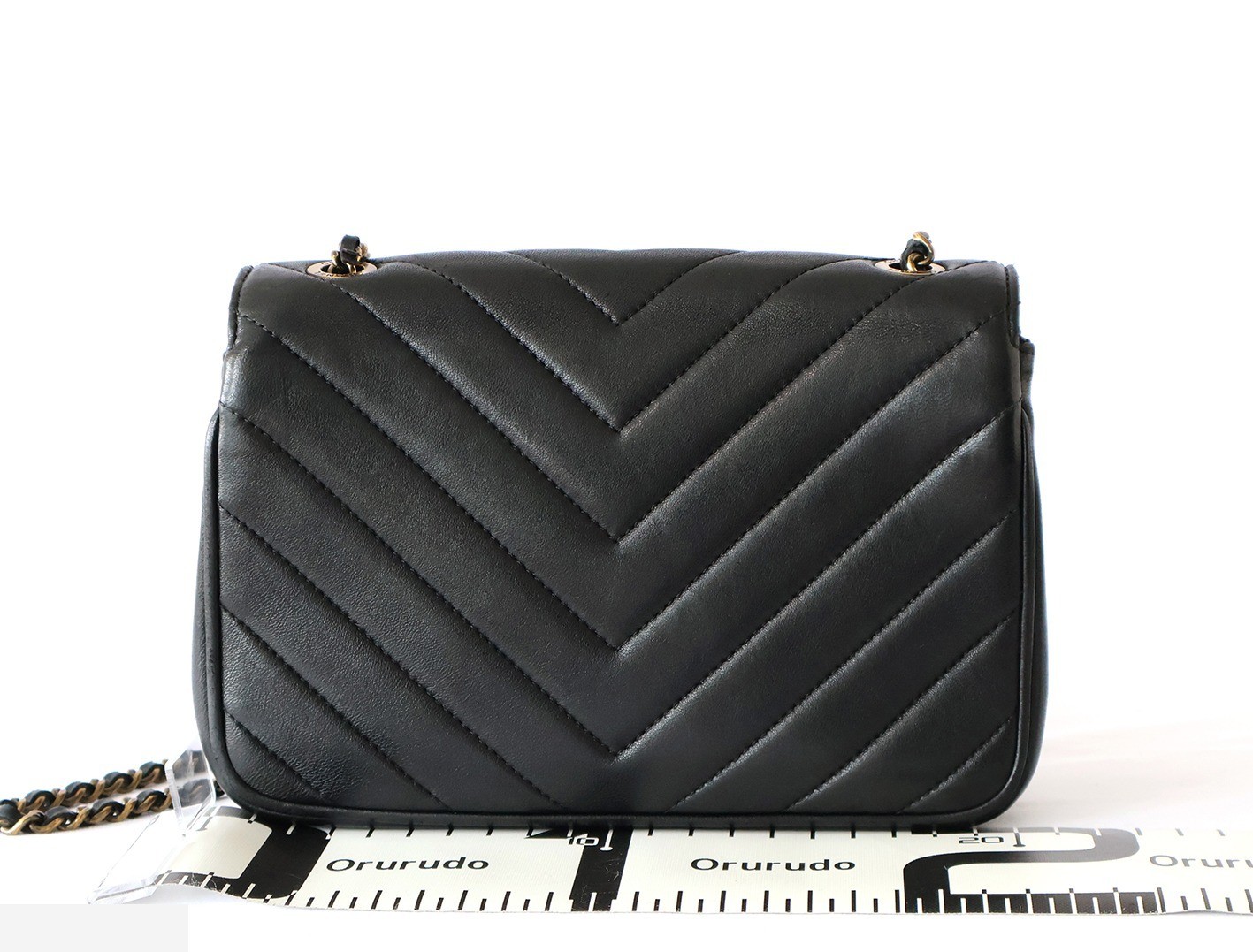 V-stitch lambskin chain shoulder bag, black — view 2