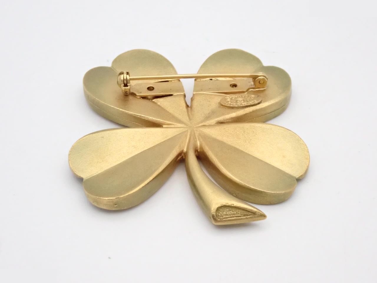 Brooch 95A Coco Mark Clover — view 2