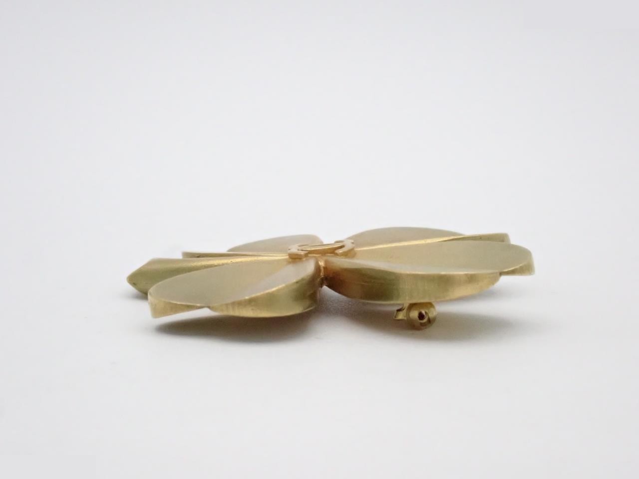 Brooch 95A Coco Mark Clover — view 3