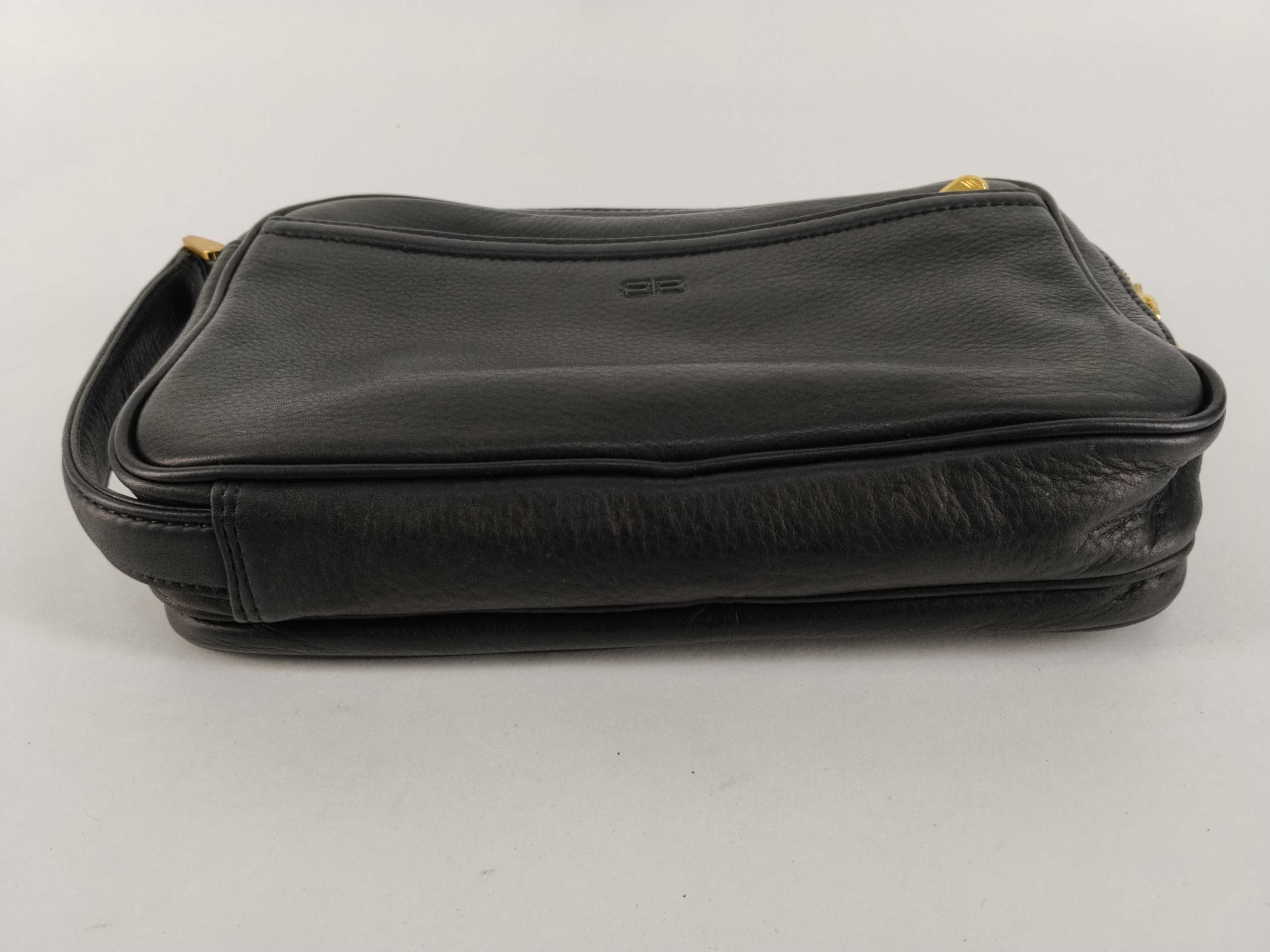 Shoulder Bag BB Logo Black Leather Clutch Bag — view 14