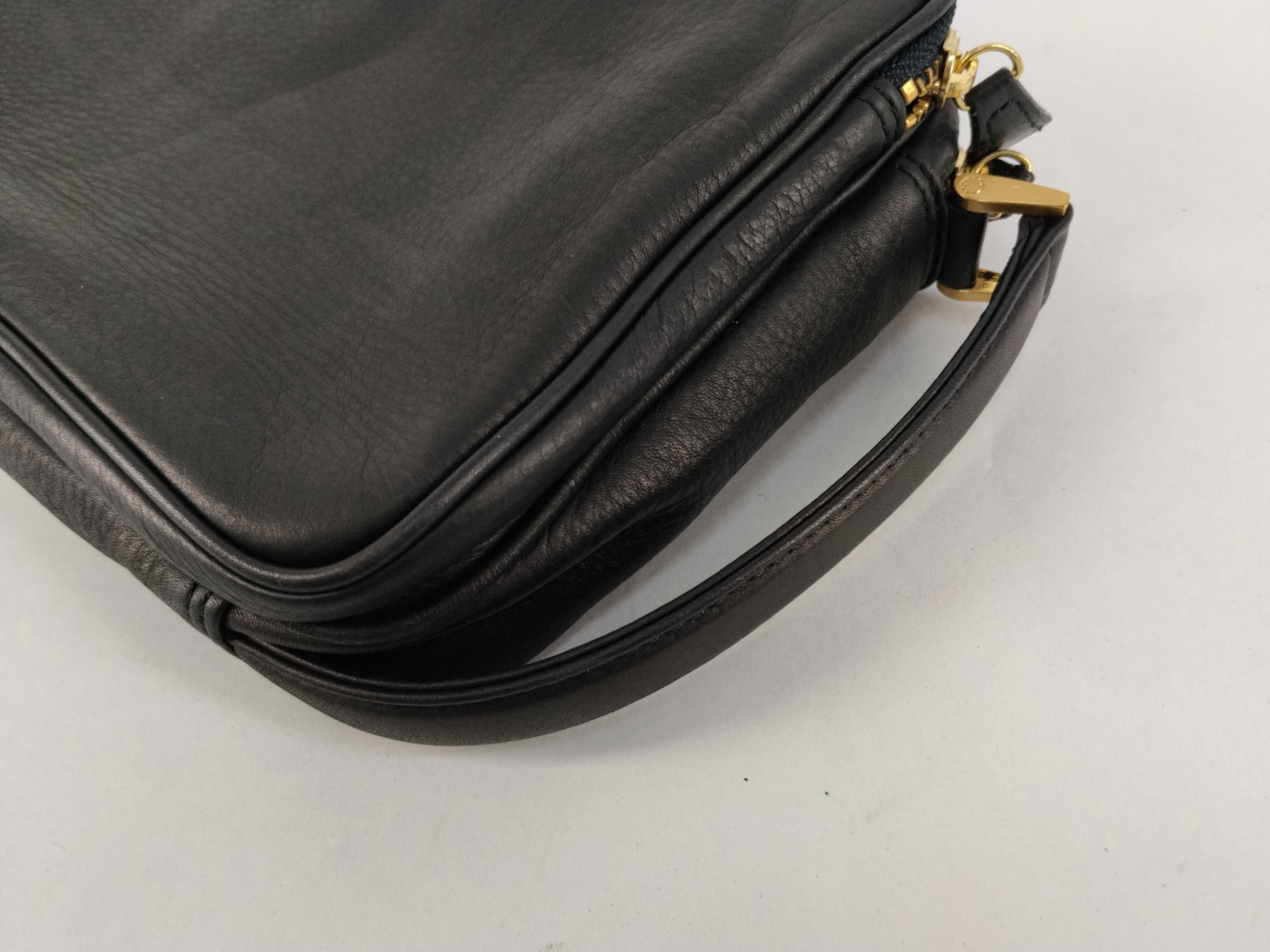 Shoulder Bag BB Logo Black Leather Clutch Bag — view 3