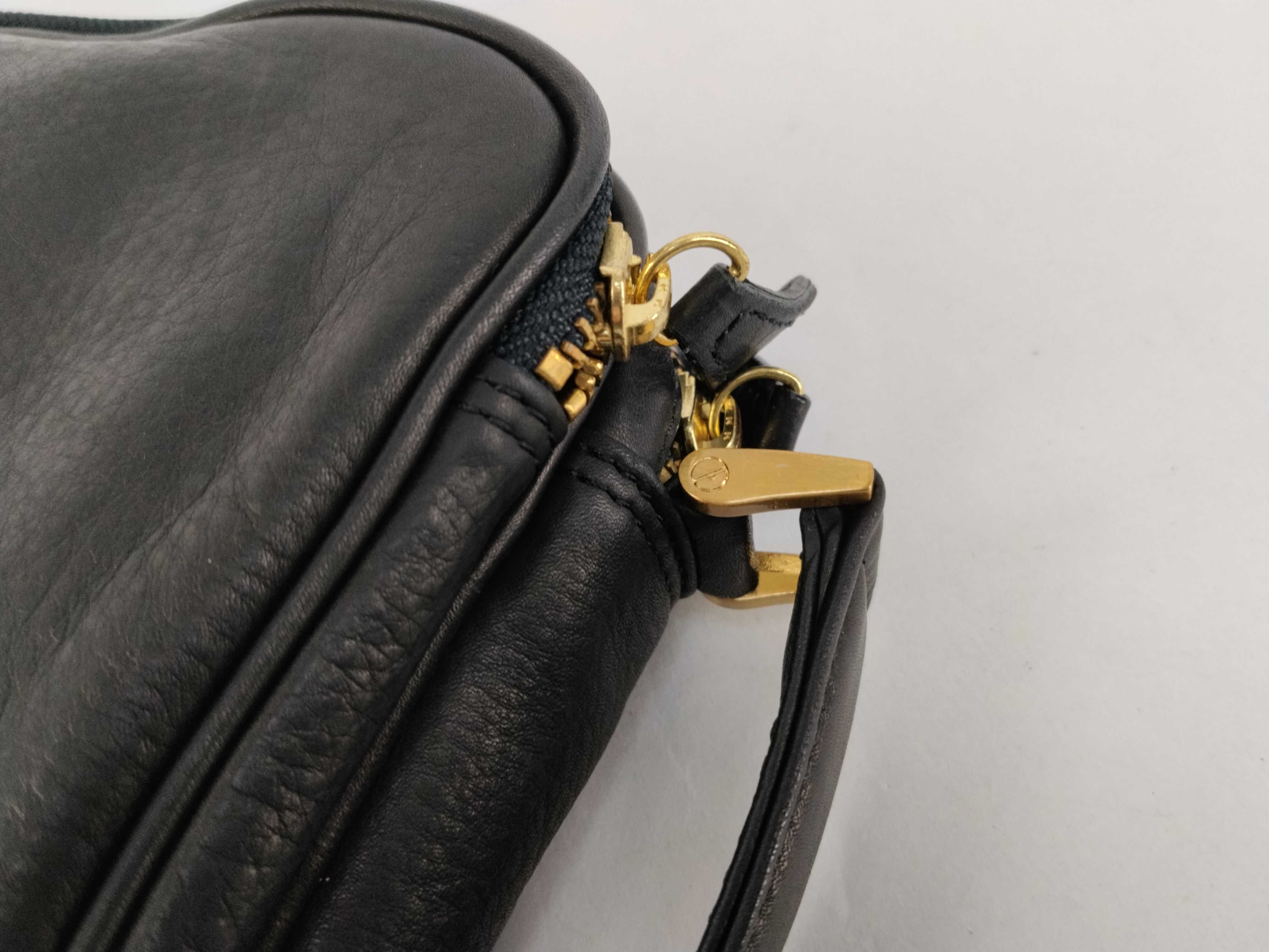 Shoulder Bag BB Logo Black Leather Clutch Bag — view 5
