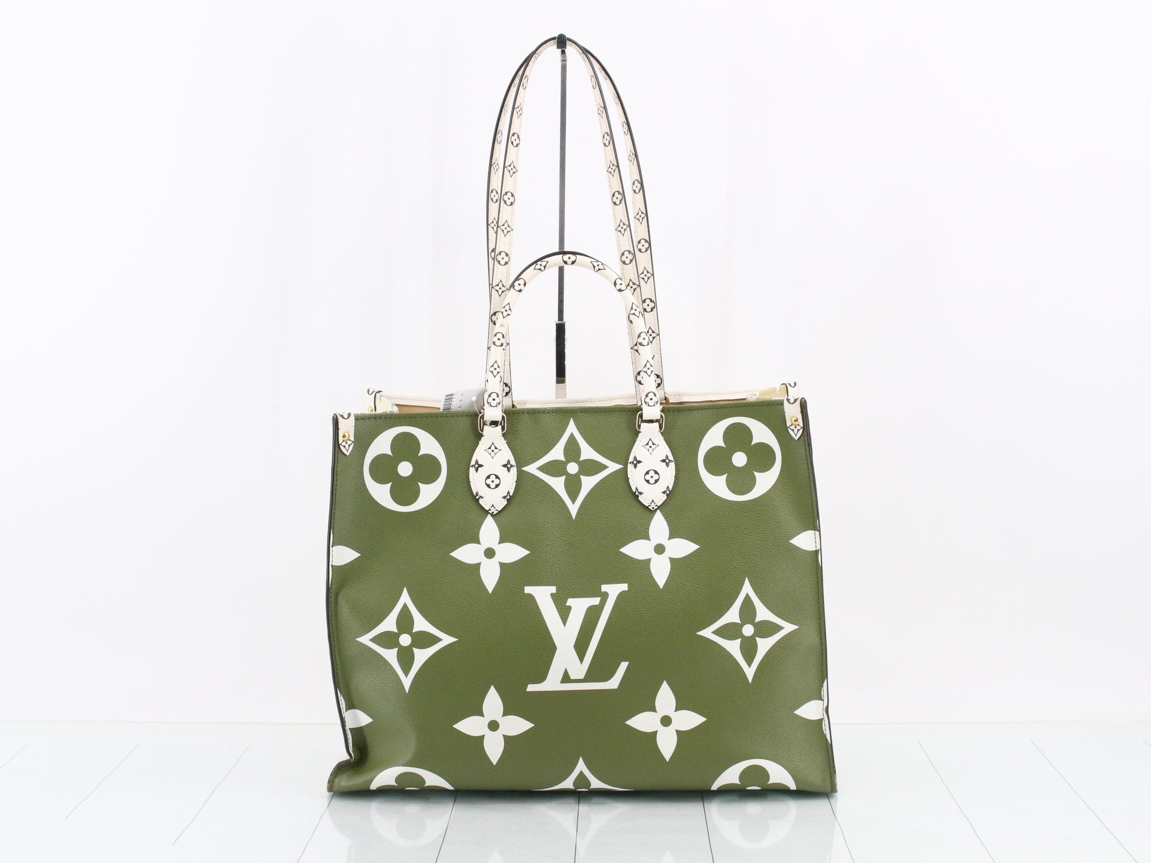 Monogram Giant OnTheGo GM 2-Way Tote Bag — view 2