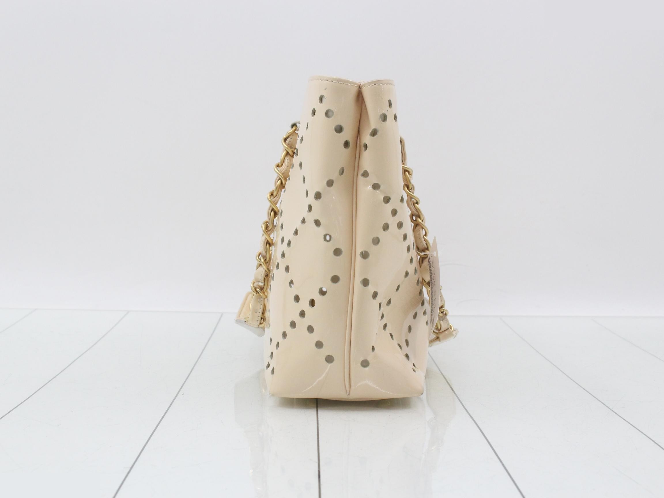 Enamel perforated chain tote bag with pouch — view 3