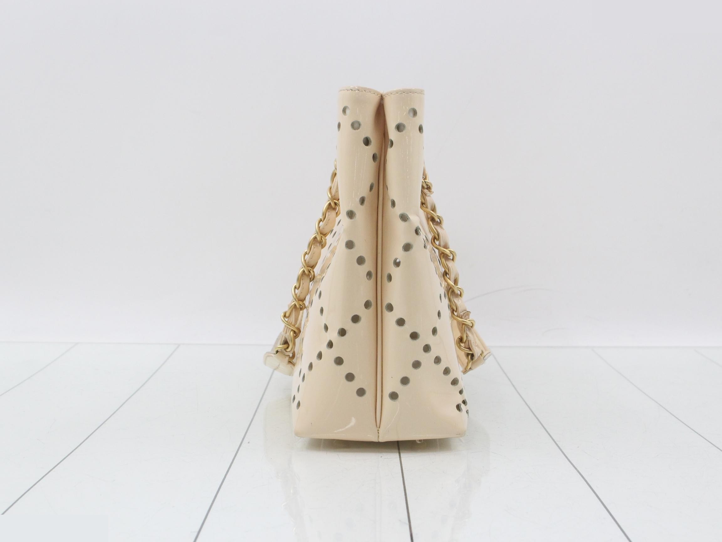 Enamel perforated chain tote bag with pouch — view 4