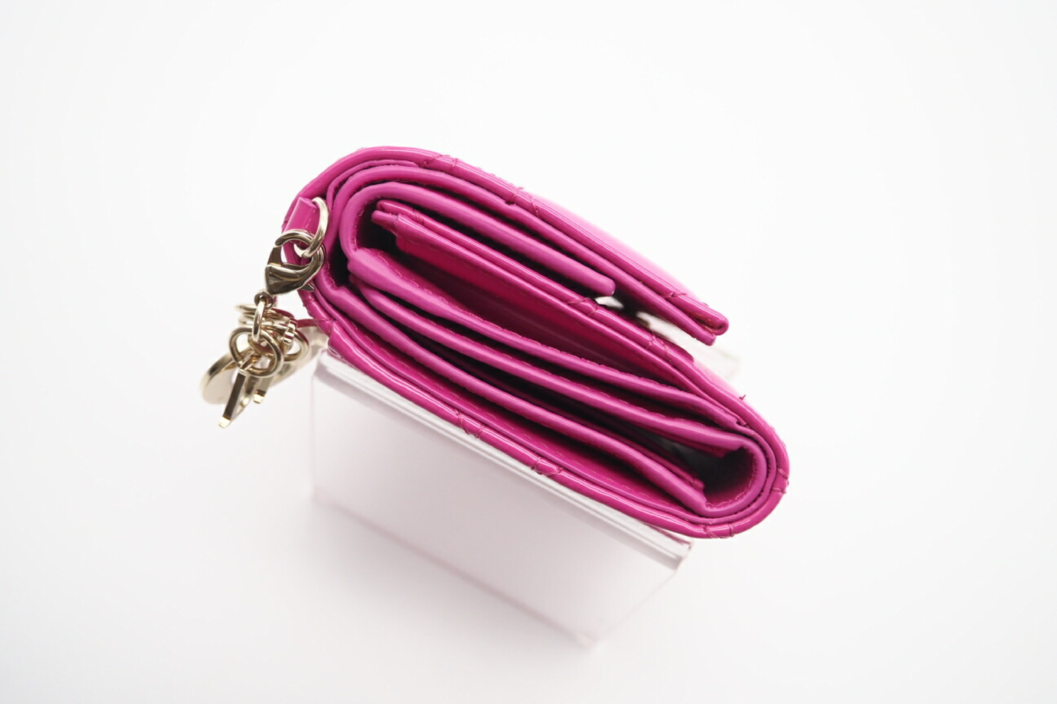S0181OVRB_M16F Patent Calfskin Cannage Wallet Pink — view 4
