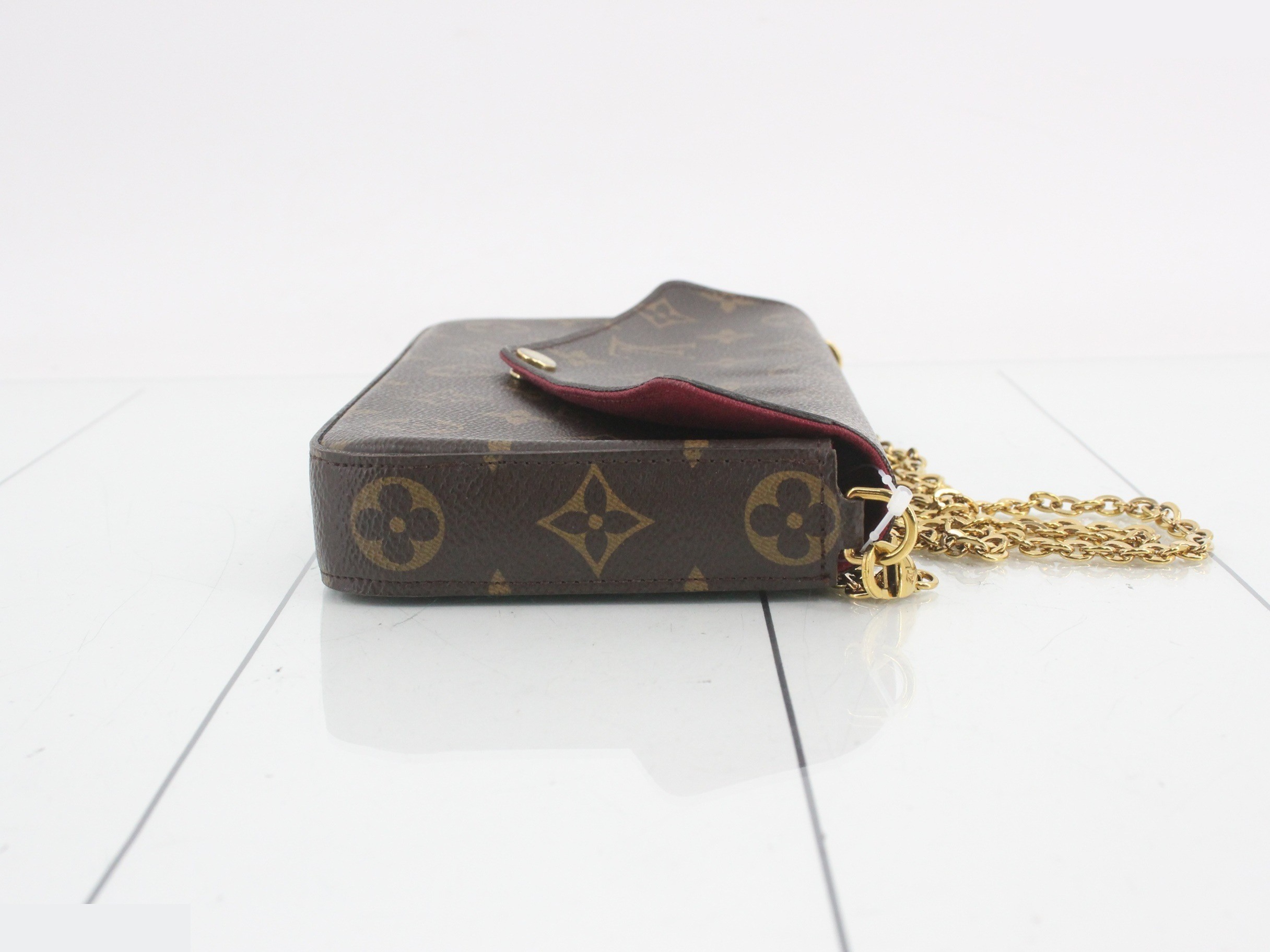 Pochette Felice, Fuchsia, with chain strap and two pouches. — view 3