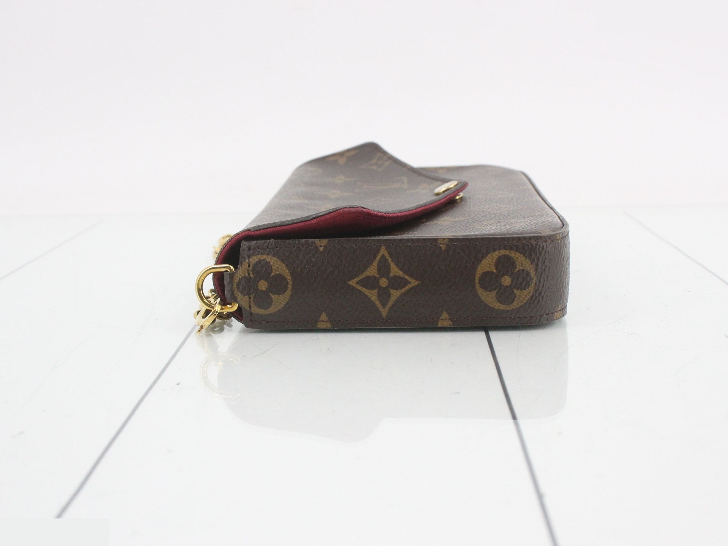 Pochette Felice, Fuchsia, with chain strap and two pouches. — view 4