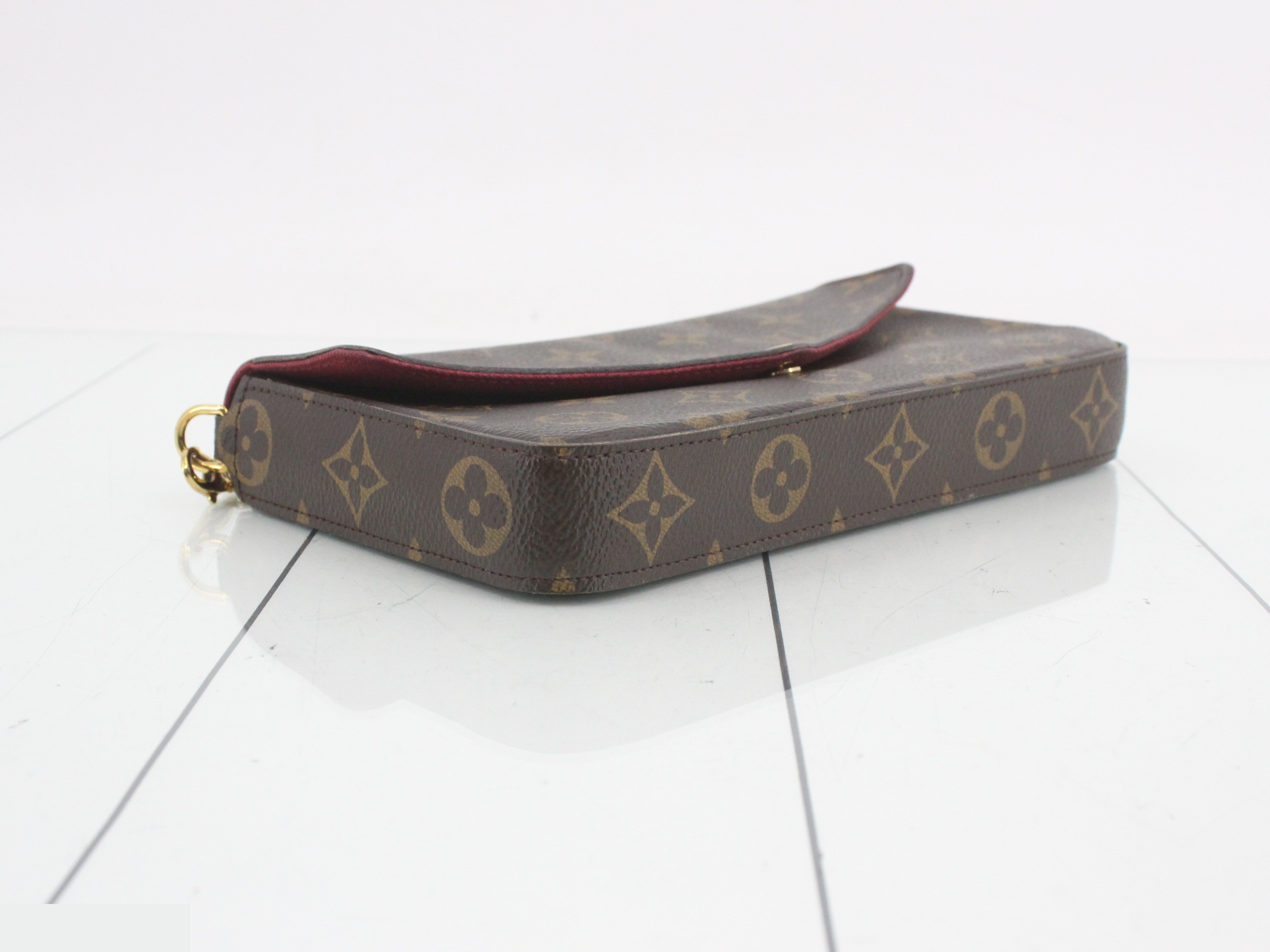 Pochette Felice, Fuchsia, with chain strap and two pouches. — view 5