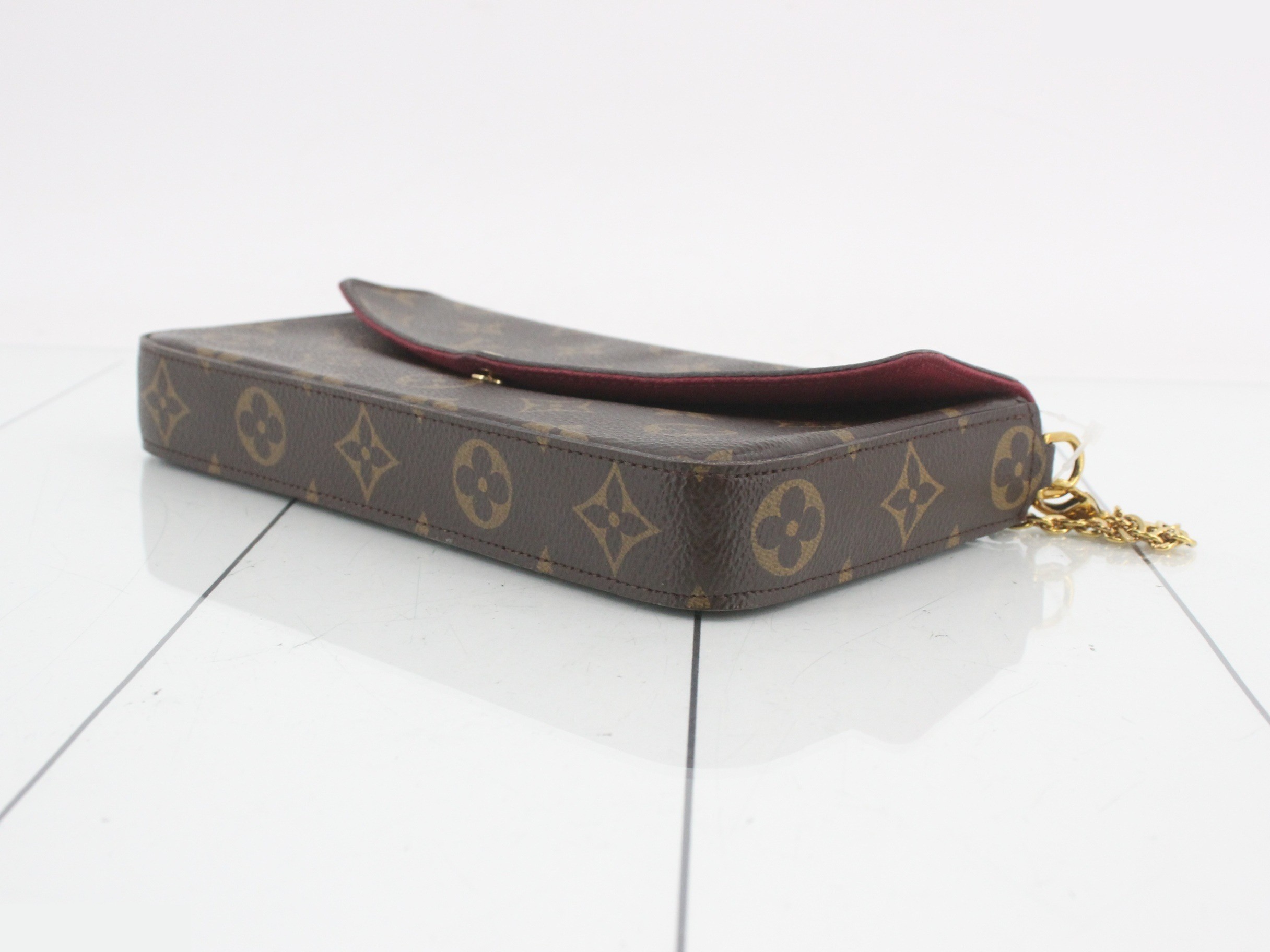 Pochette Felice, Fuchsia, with chain strap and two pouches. — view 6
