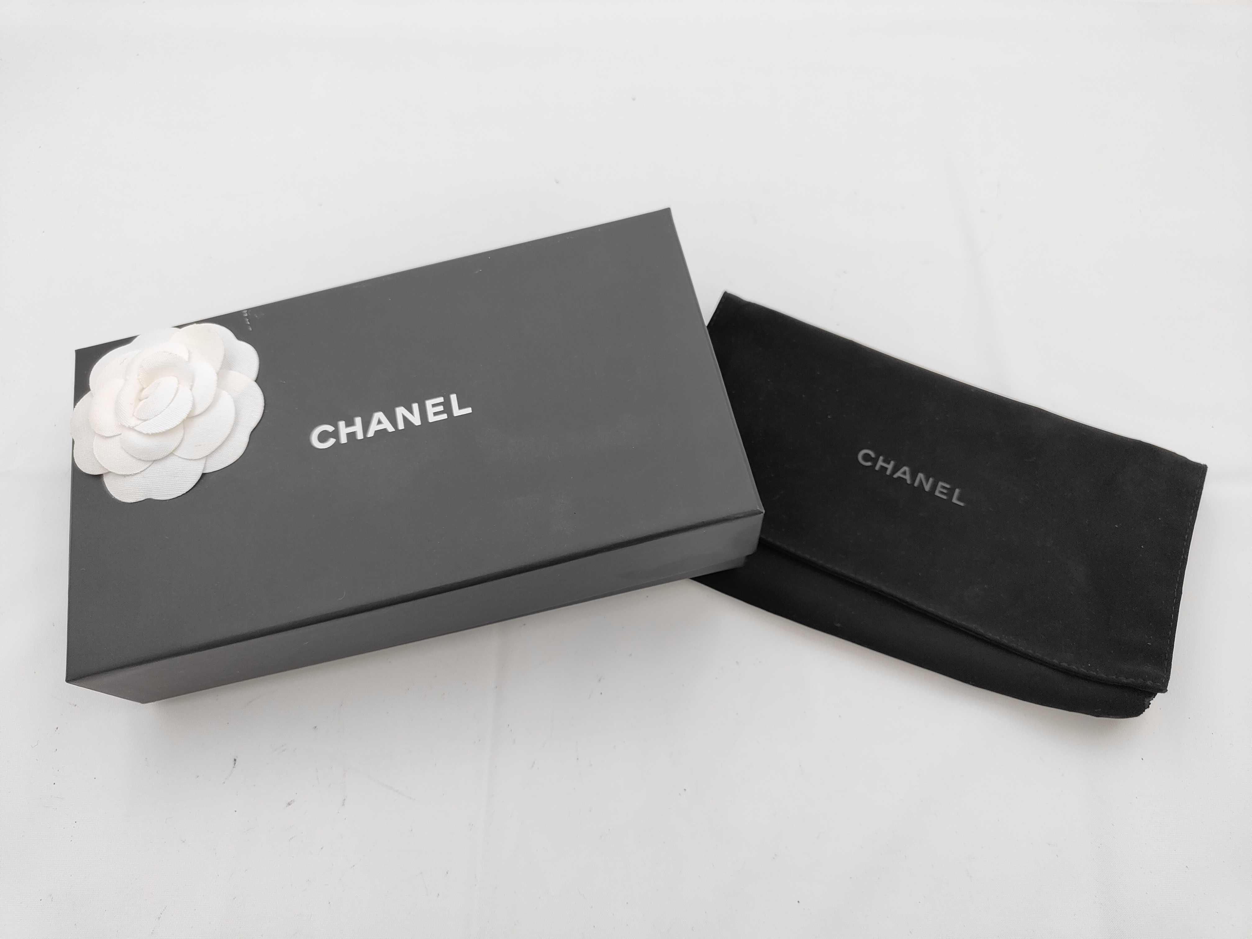 Matelassé Lambskin Wallet (Serial Number 22) — view 9