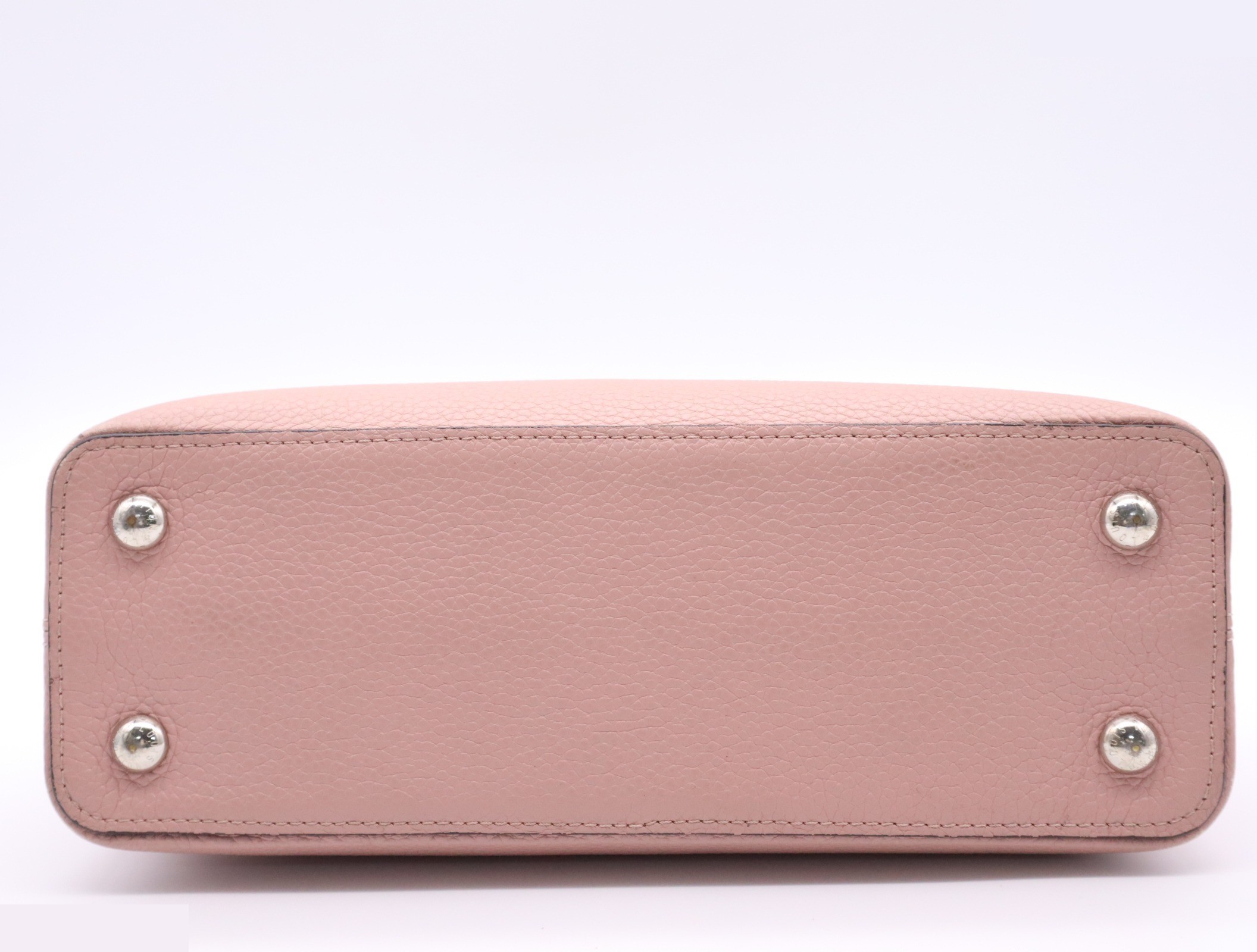 Capucines PM Magnolia (with shoulder strap, dust bag, and box) — view 4