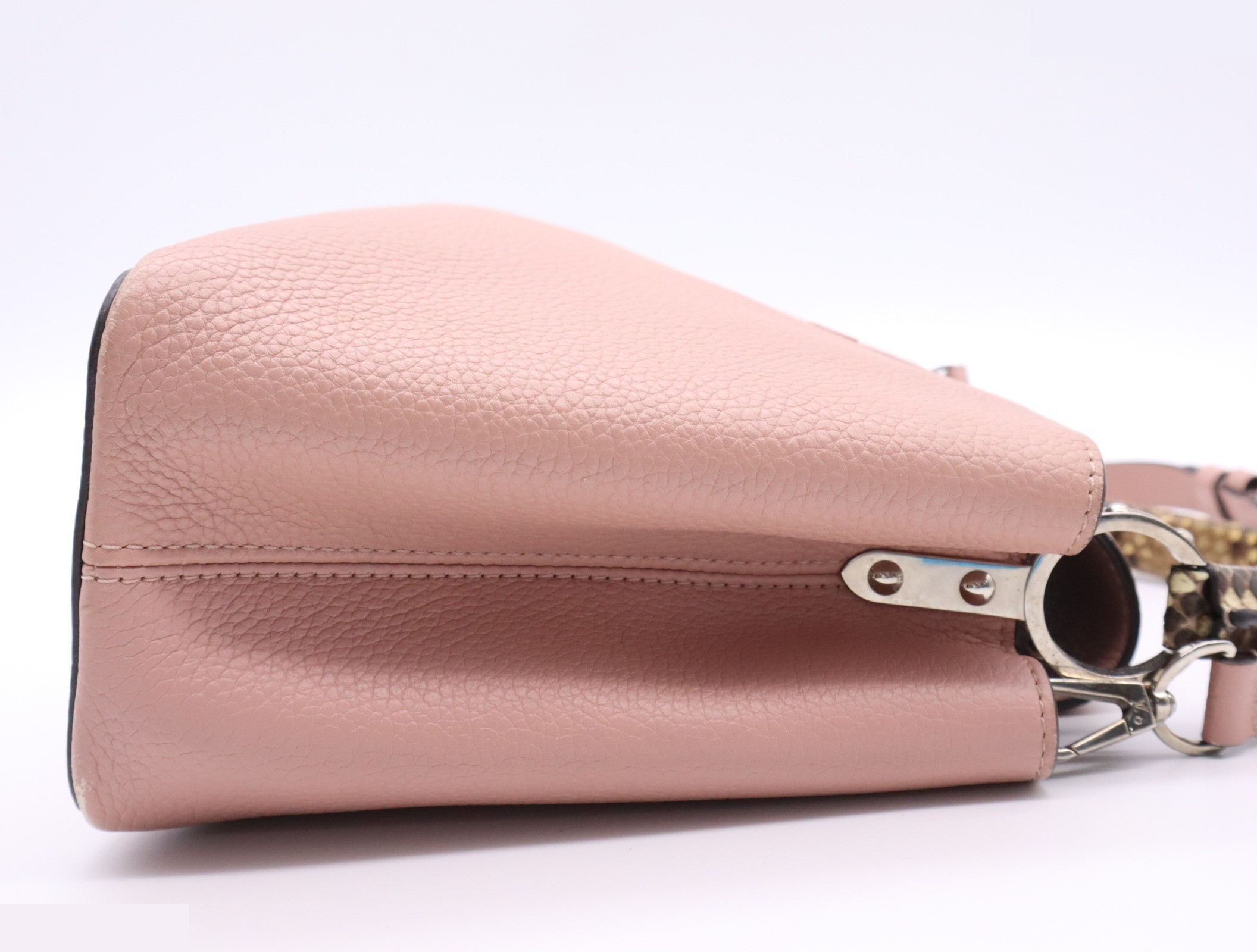 Capucines PM Magnolia (with shoulder strap, dust bag, and box) — view 5